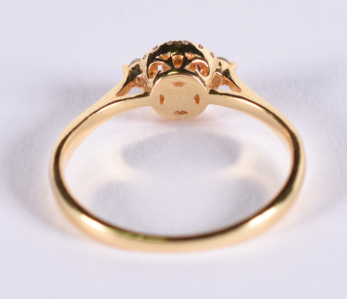 Anel de ouro amarelo com 12 brilhantes e rubilita . Aro 15. ( Por... - foto 3 de 3