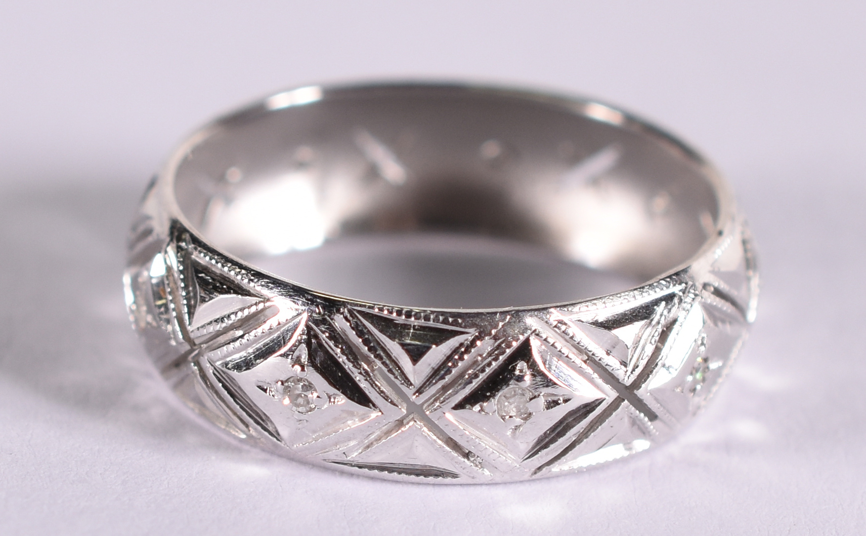 Aliança Art deco completa de ouro branco com 10 brilhantes . Aro 12... - foto 1 de 3