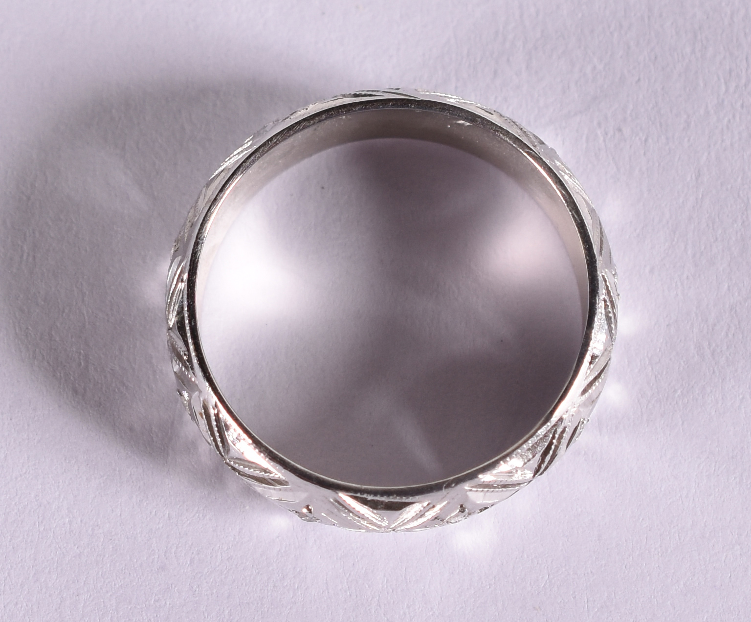 Aliança Art deco completa de ouro branco com 10 brilhantes . Aro 12... - foto 3 de 3