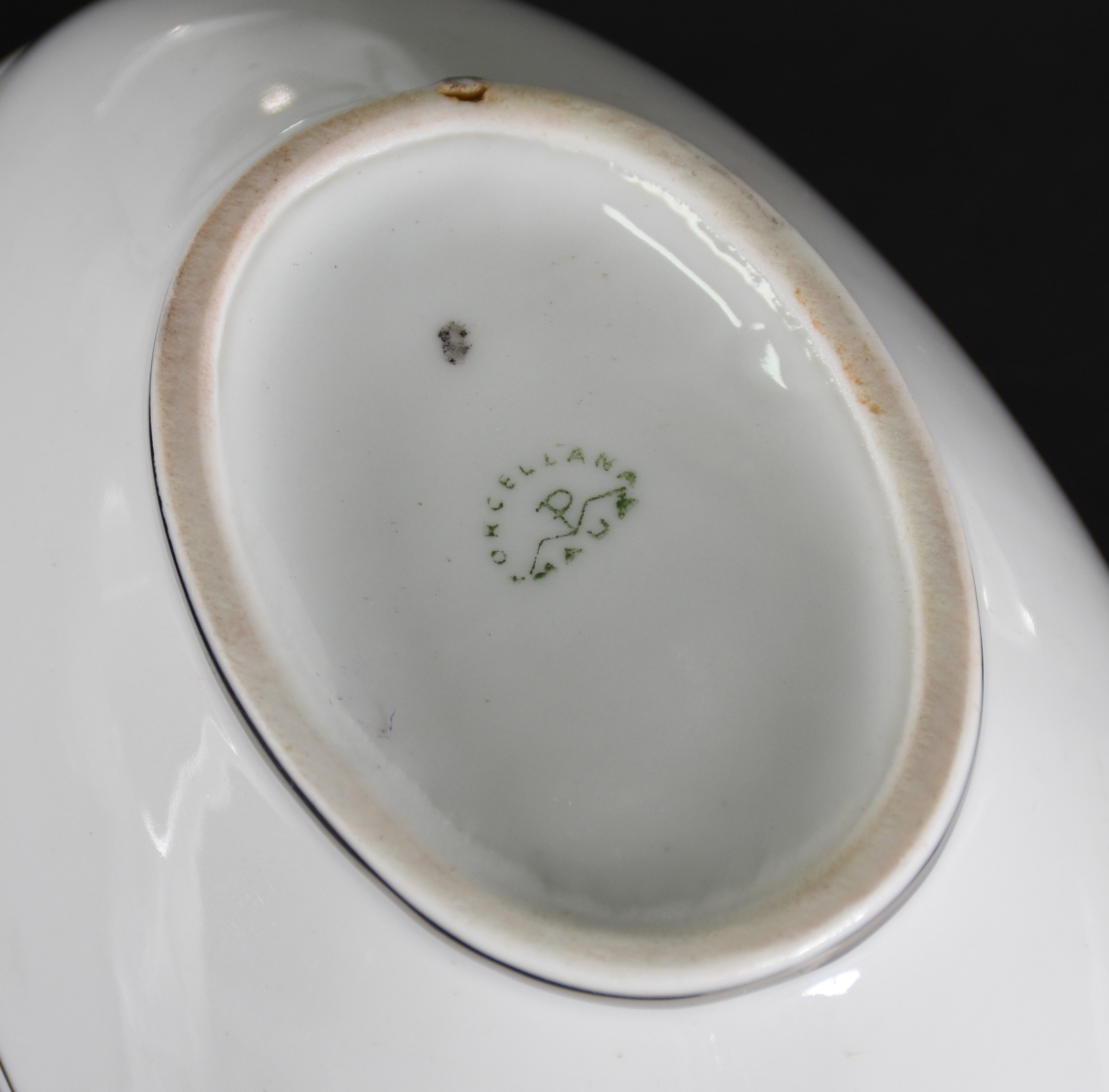 Aparelho de jantar de porcelana Mauá composto de : 18 pratos rasos... - foto 2 de 3