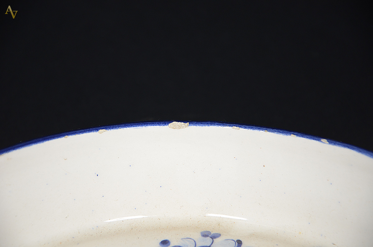Sete peças, sendo bowl (diâmetro 28 cm) com 5 potinhos de cerâmica... - foto 2 de 2