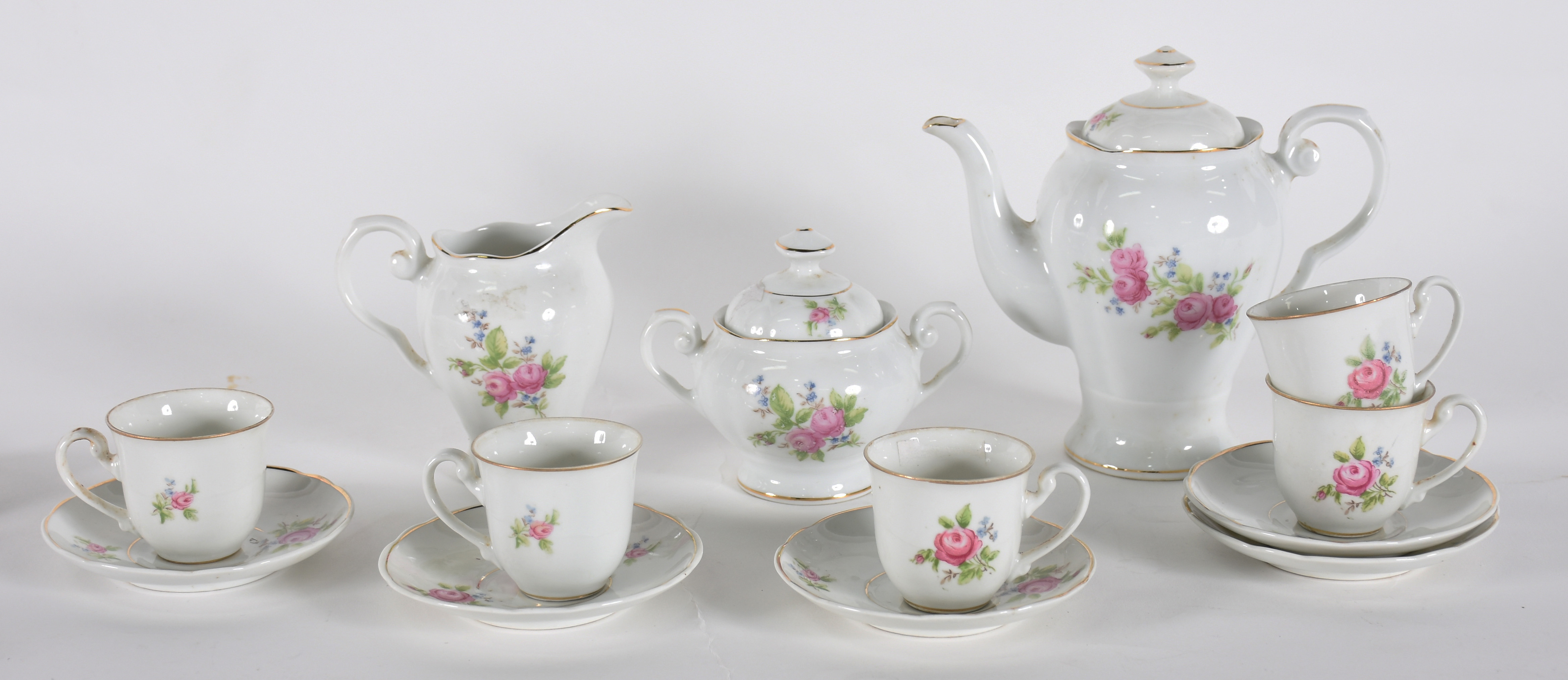 Serviço para café de porcelana Real sendo, 6 xícaras com pires... - foto 2 de 3