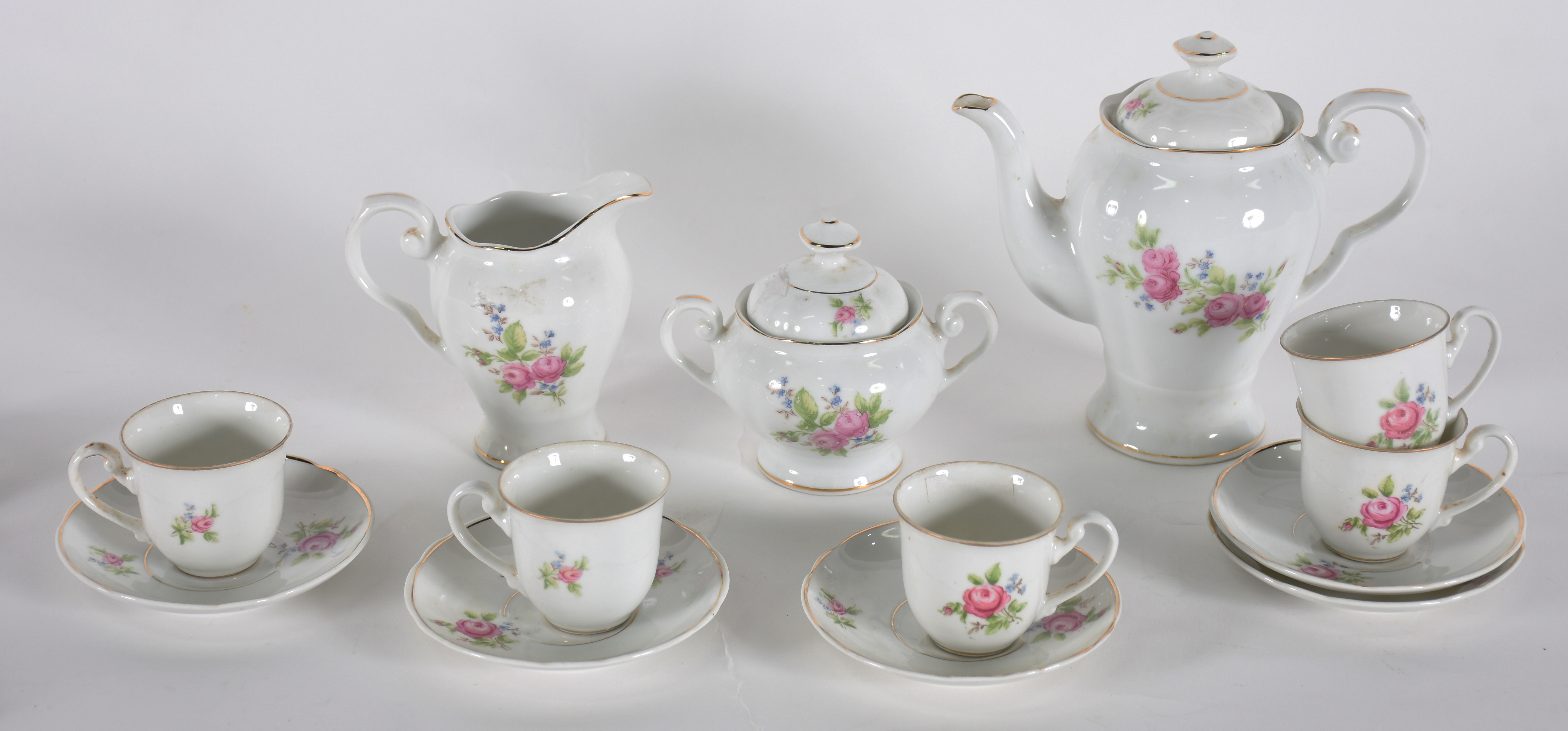 Serviço para café de porcelana Real sendo, 6 xícaras com pires... - foto 1 de 3