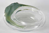 René Lalique (1860-1945),  - Excepcional Bowl de cristal frances com peixes estilizados em relevo na cor verde, assinado na base.