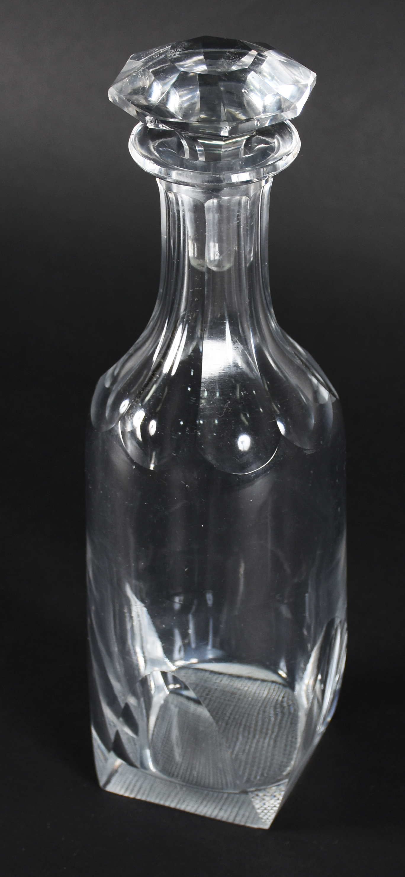Garrafa de cristal europeu, base facetada . - foto 2 de 4