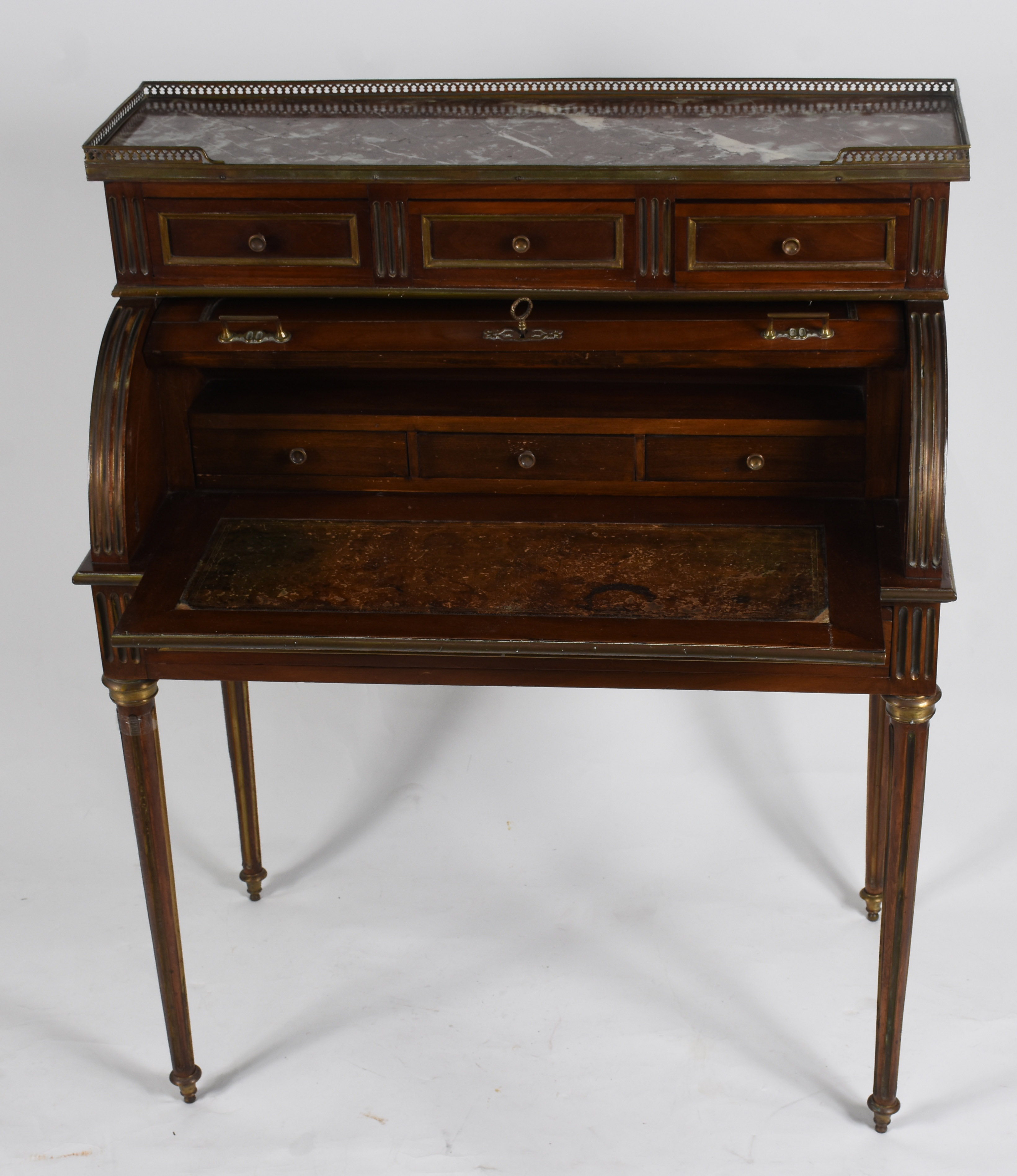 Bureau estilo frances de madeira nobre, uma gaveta, tampo arredondado... - foto 2 de 3