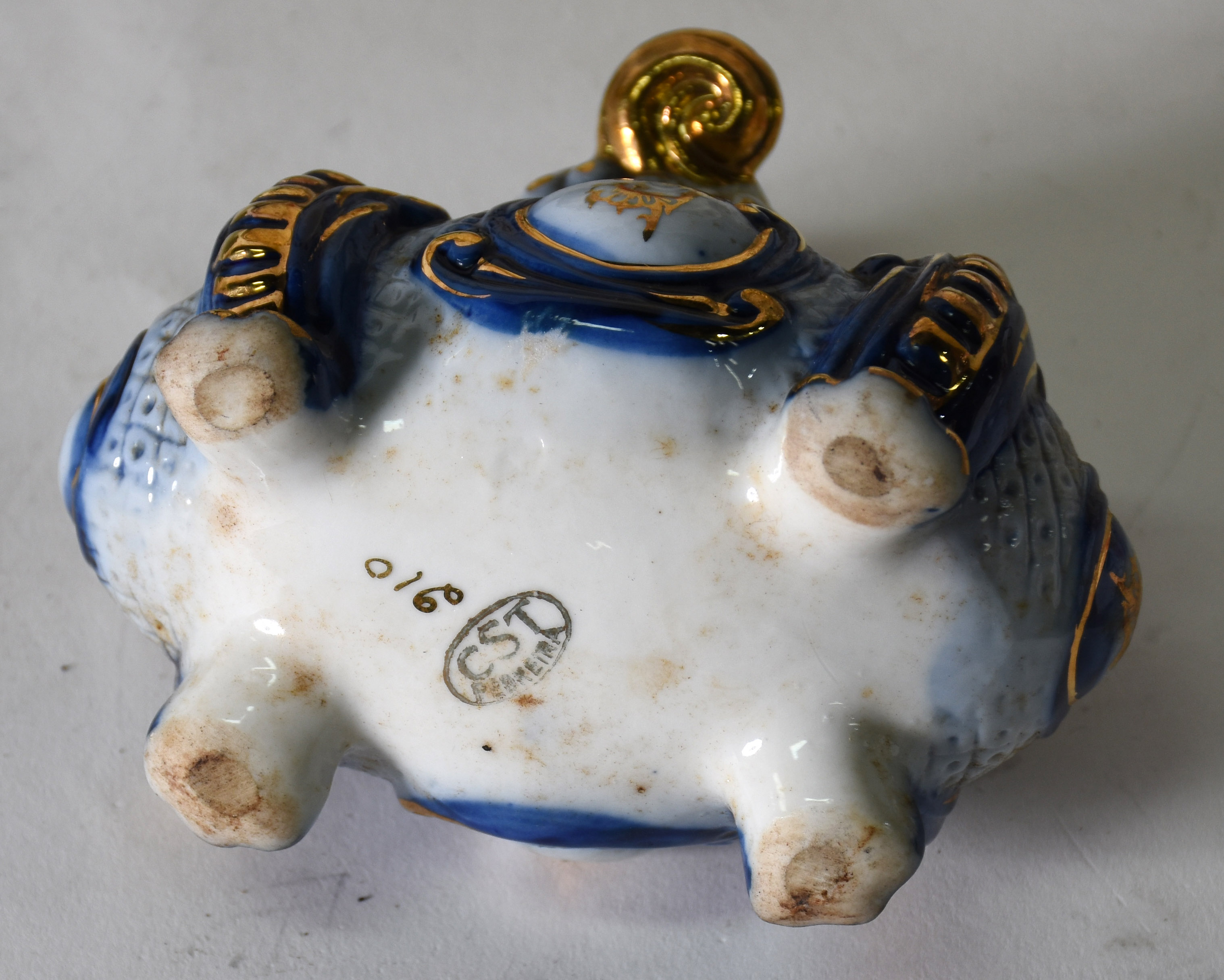Diversas peças de porcelana sendo: Caixa com " anjos" ,enfeite de... - foto 3 de 8