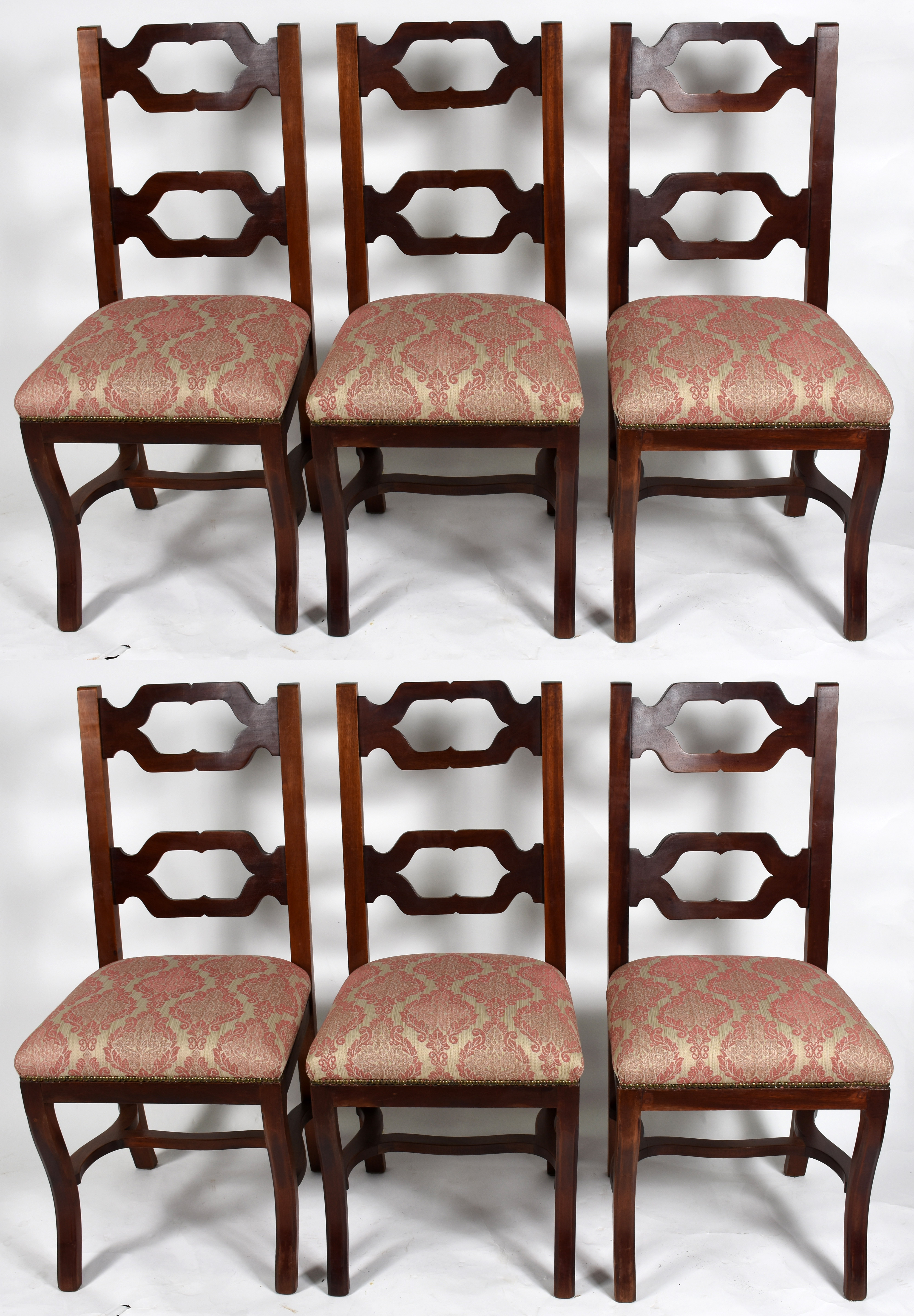 Seis cadeiras para sala de jantar de madeira nobre , estilo colonial. - foto 1 de 2