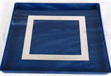Bandeja de material sintético na cor azul com d... - Bandeja de material sintético na cor azul com detalhe em inox .