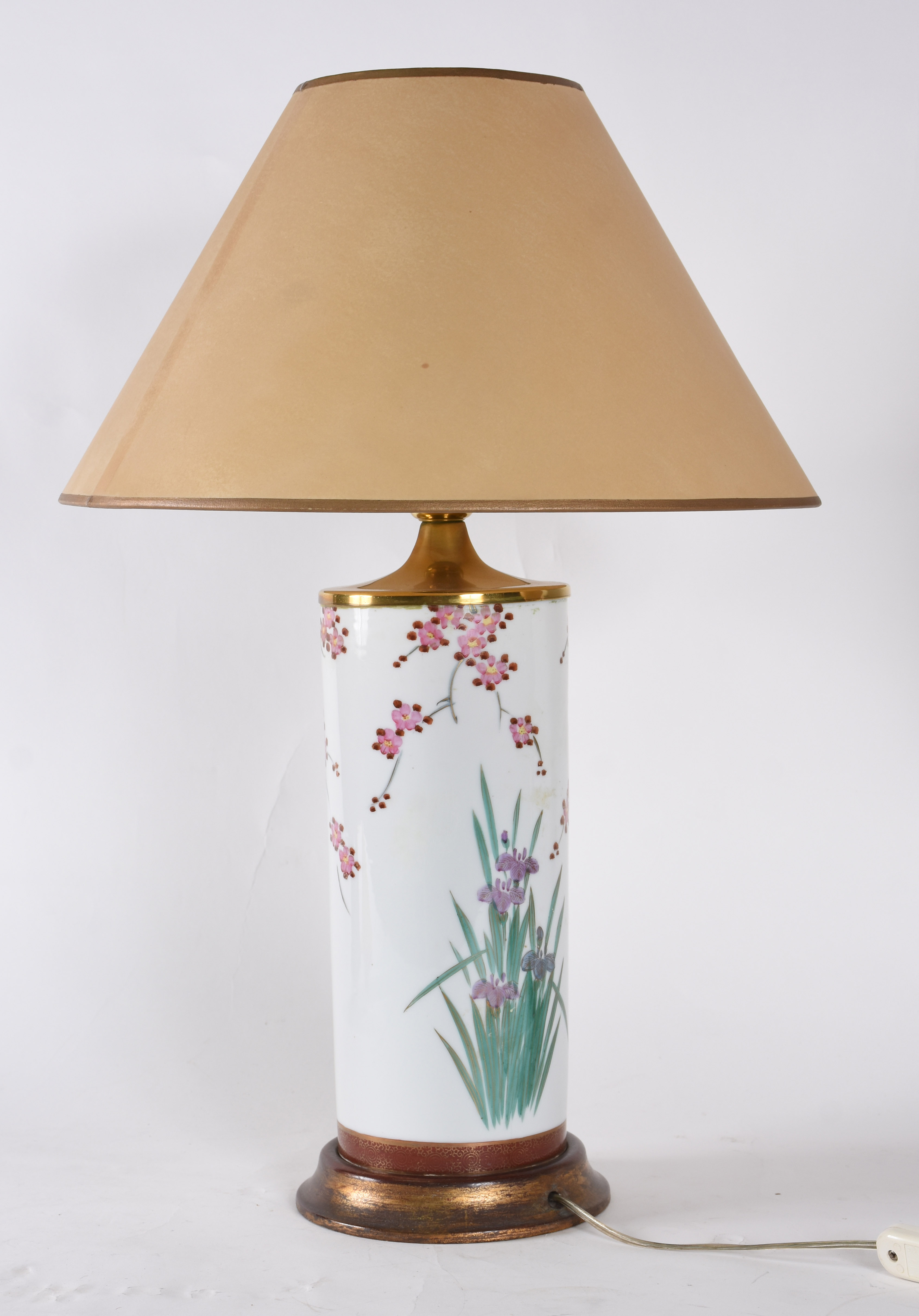 Abatjour de porcelana floral ( medida total com a cúpula) - foto 1 de 2