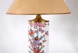 Abatjour de porcelana floral ( medida total com... - Abatjour de porcelana floral ( medida total com a cúpula)