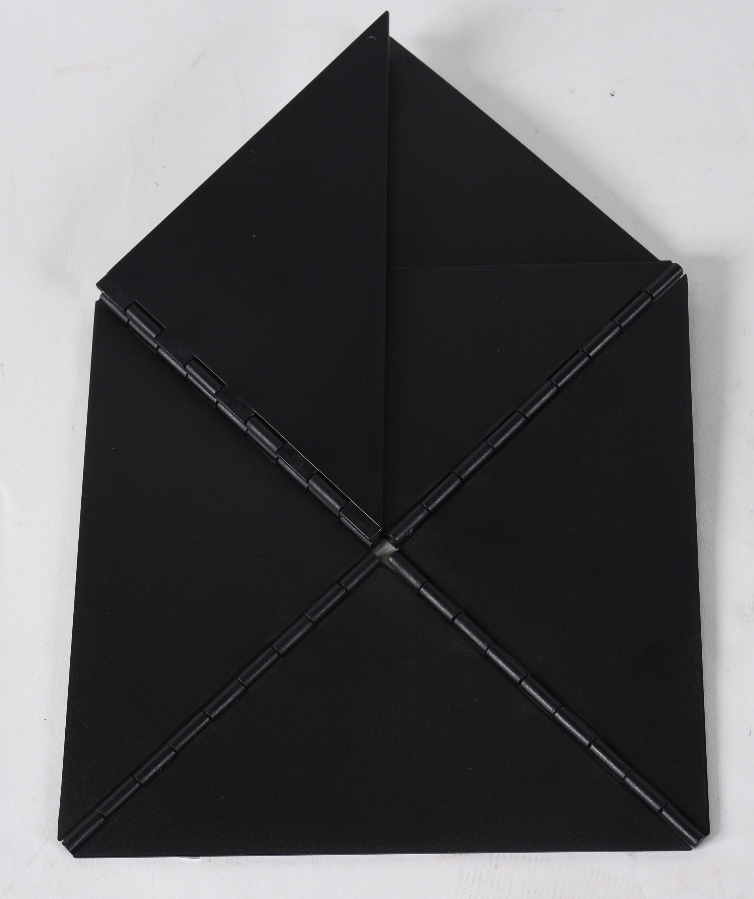 Lygia Clark (1920-1988), Bicho - foto 3 de 5
