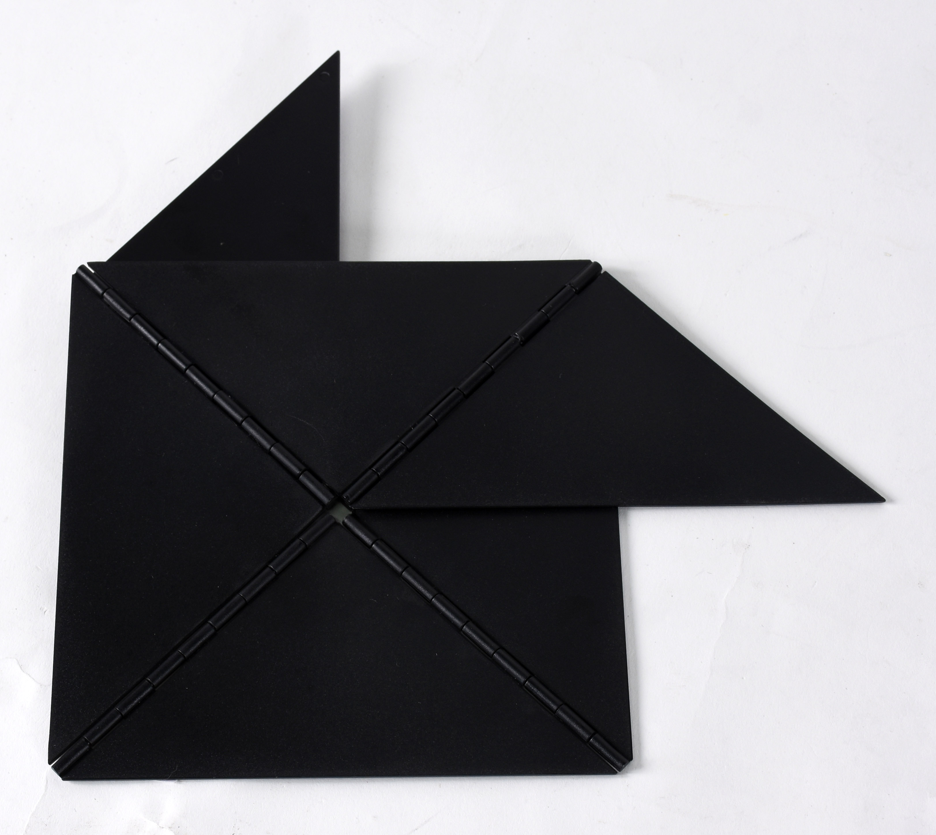 Lygia Clark (1920-1988), Bicho - foto 4 de 5