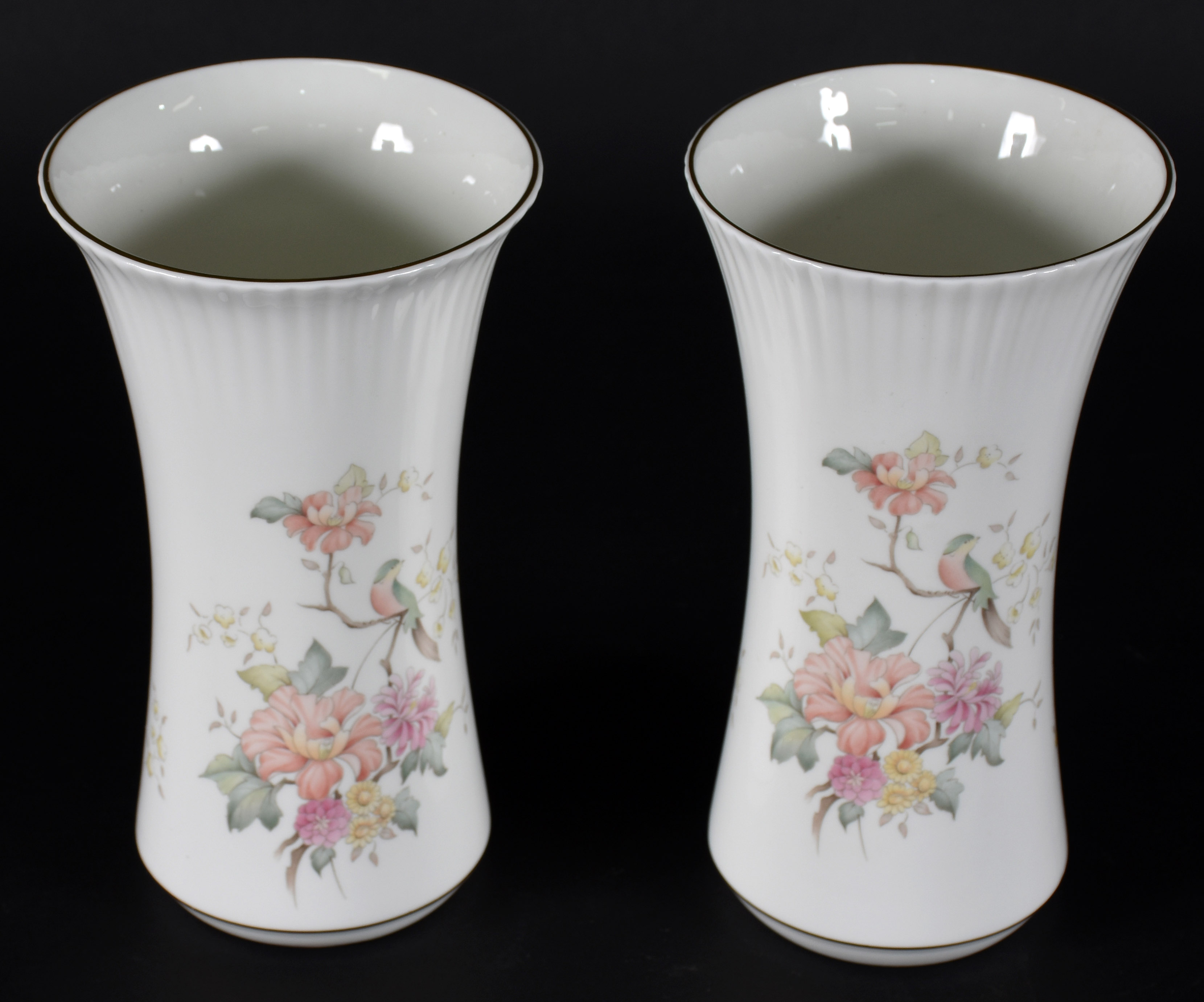 Par de jarras de porcelana Inglesa Royal Doulton - foto 3 de 4