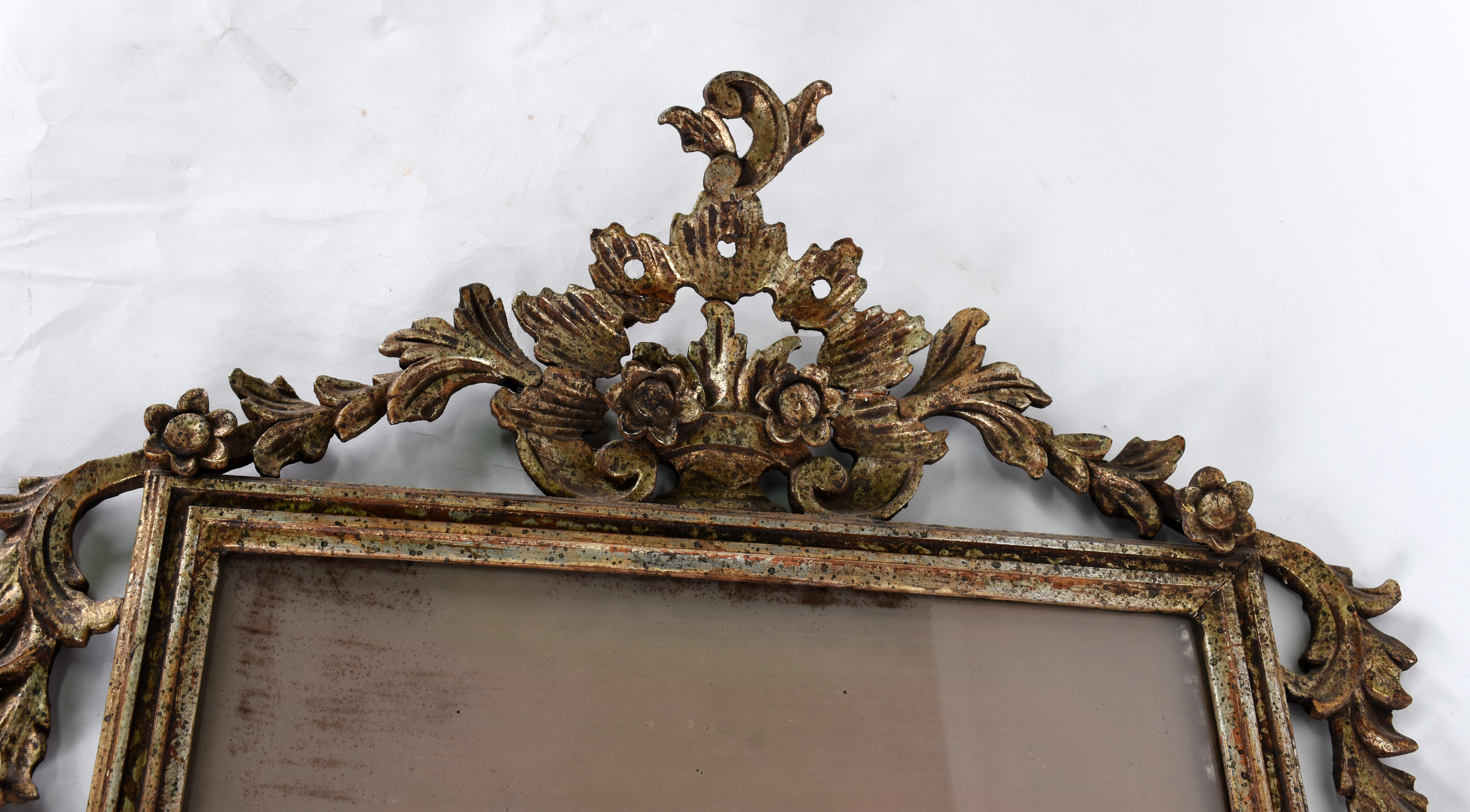Moldura para Espelho de madeira entalhada com florões. (parte... - foto 3 de 3