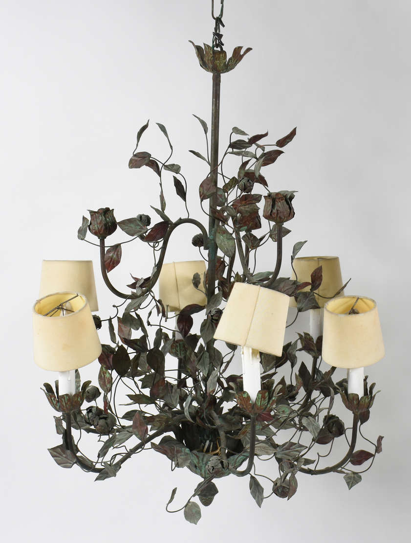 Lustre de metal patinado trabalhado com folhas para 6 luzes pequenas... - foto 1 de 2