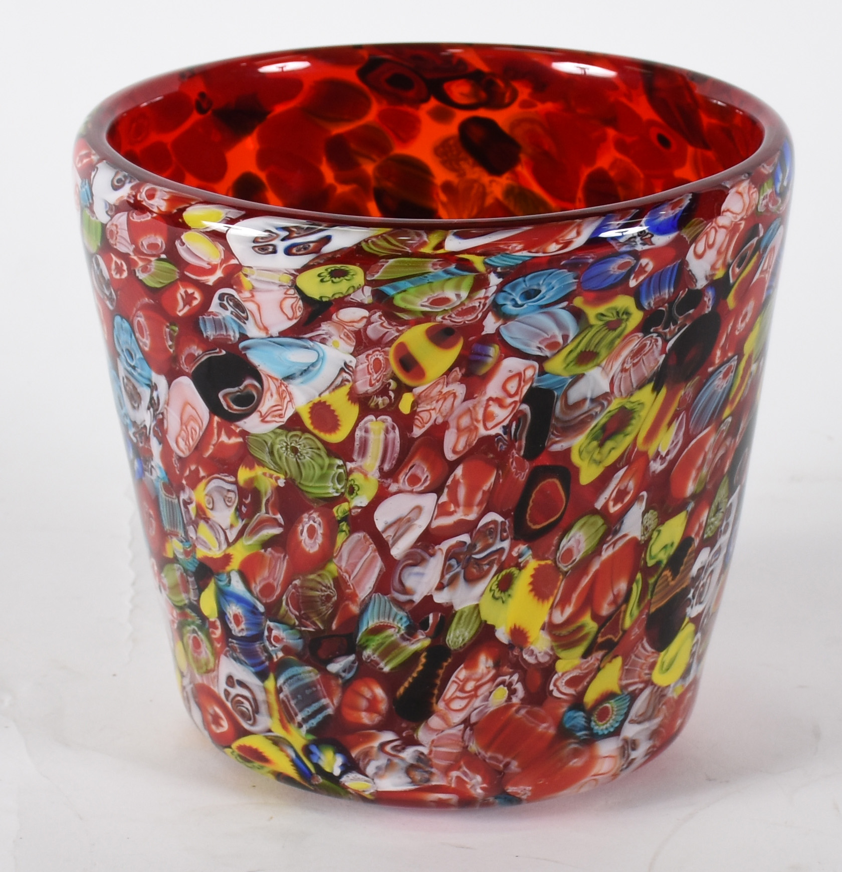 Cachepot de Murano vermelho "milifiori" em policromia. - foto 3 de 3