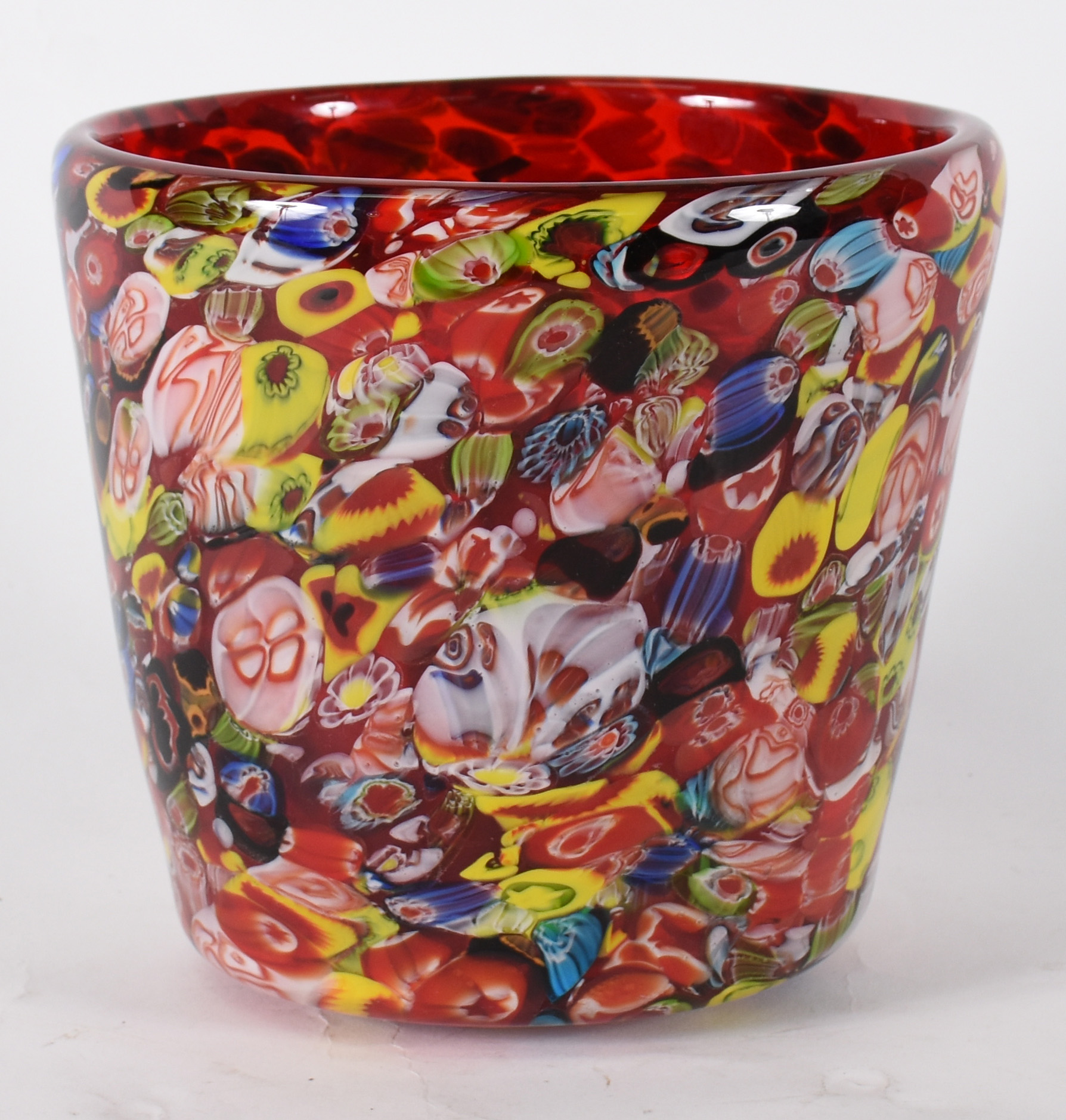 Cachepot de Murano vermelho "milifiori" em policromia. - foto 1 de 3