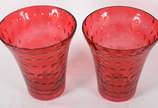 Par de  Jarras  decorativa de vidro vermelho tr... - Par de  Jarras  decorativa de vidro vermelho transparente com "bolhas" internas.
