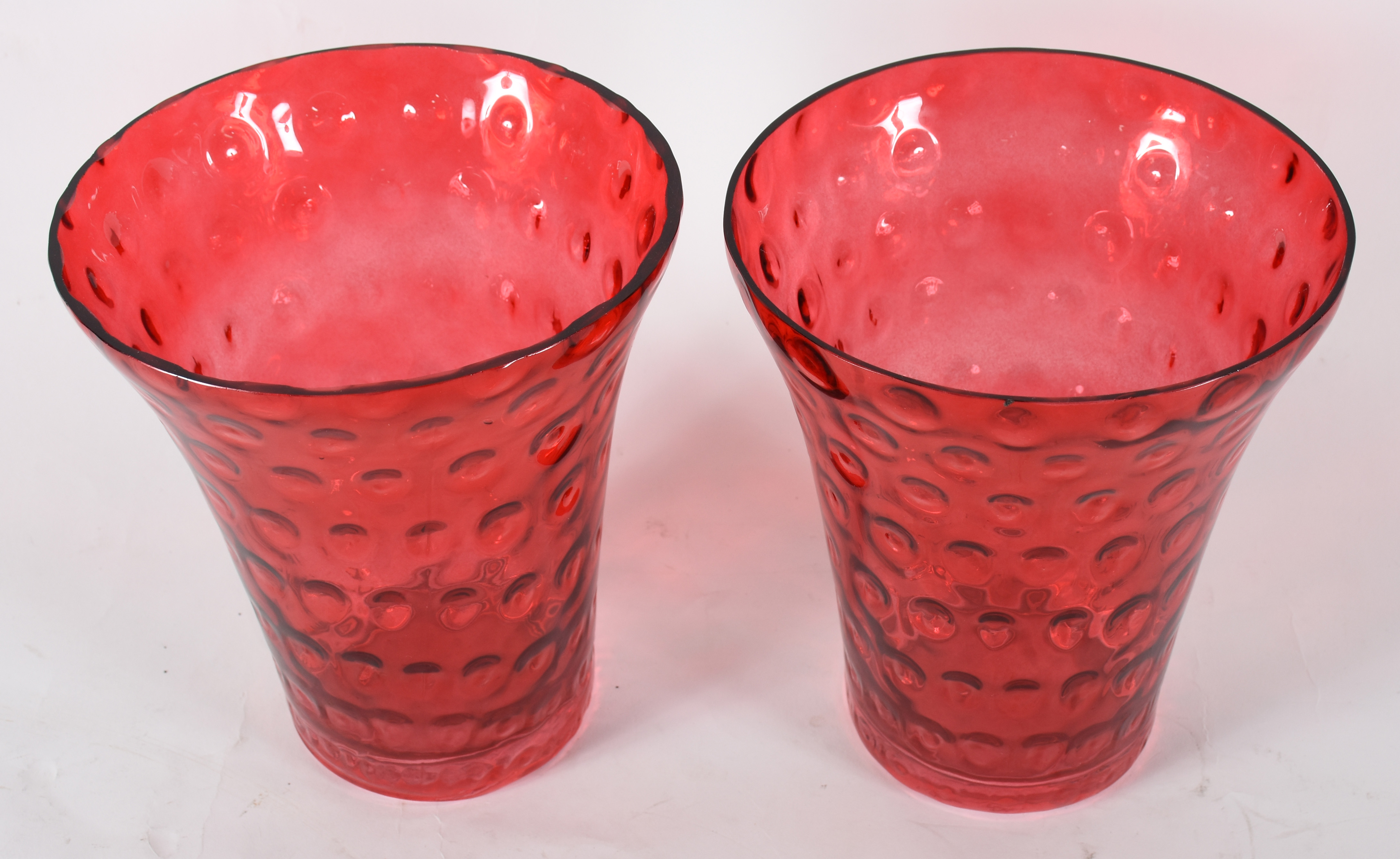 Par de Jarras decorativa de vidro vermelho transparente com "bolhas"... - foto 2 de 2