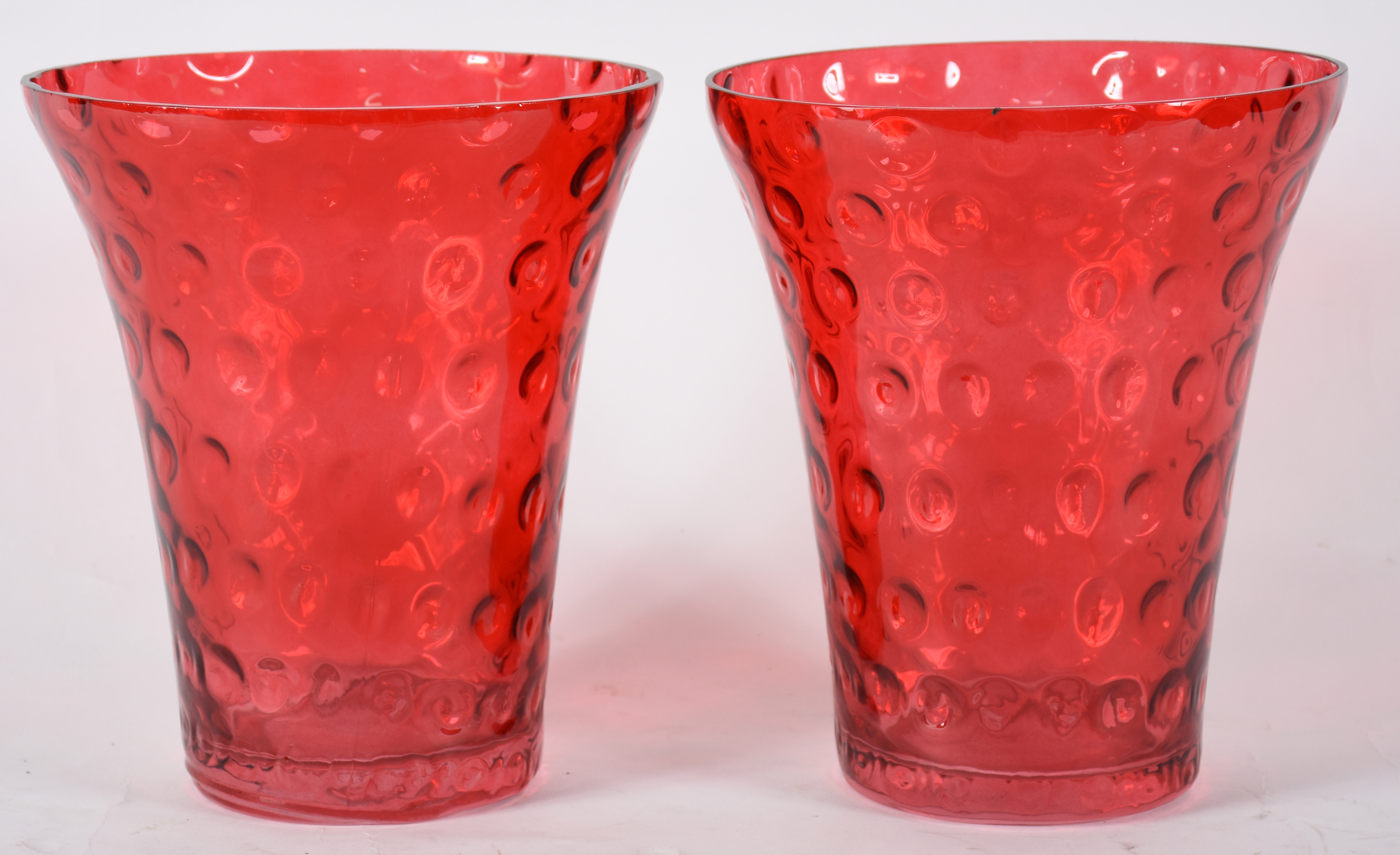 Par de Jarras decorativa de vidro vermelho transparente com "bolhas"... - foto 1 de 2