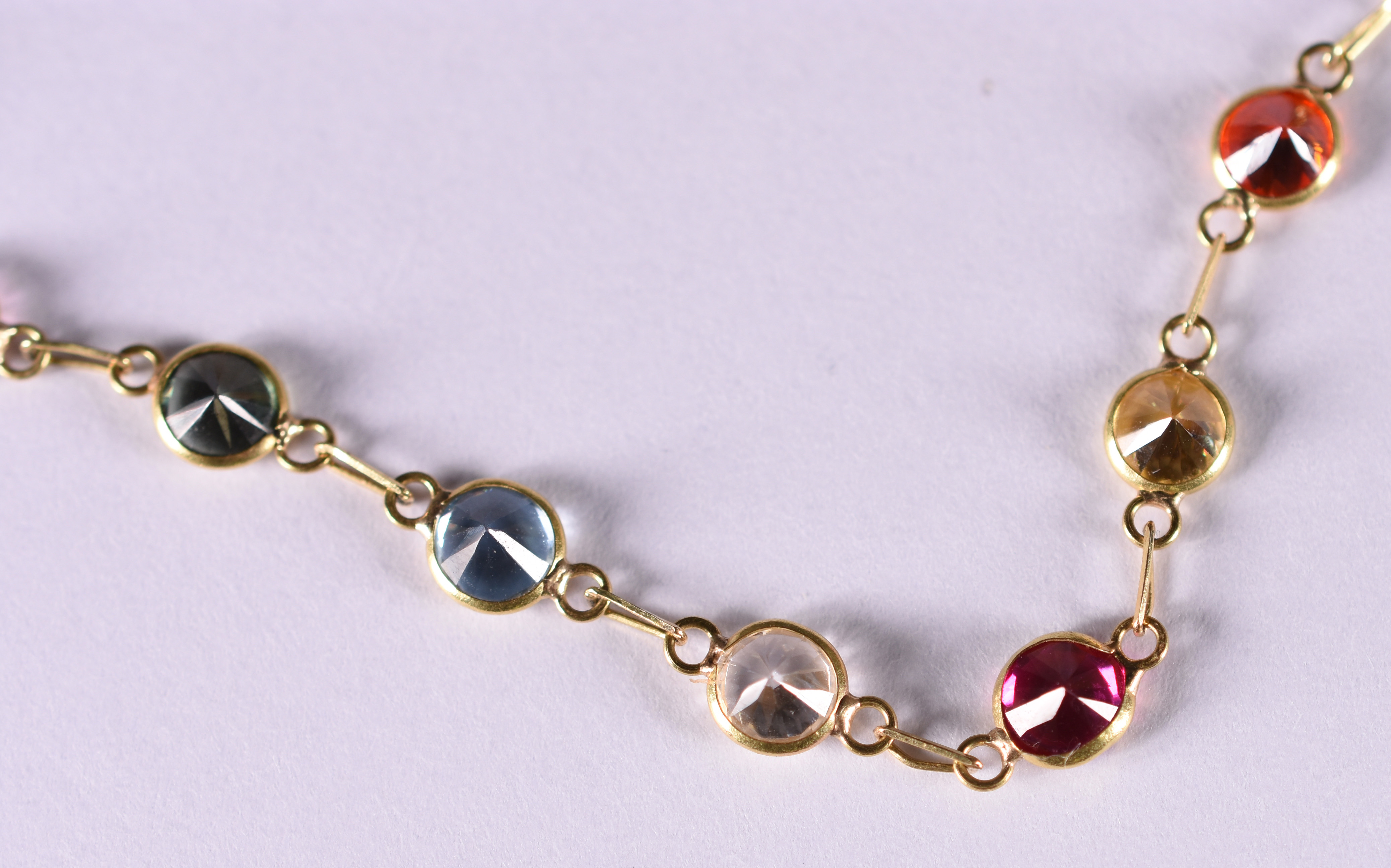 Pulseira de ouro amarelo com pedras coloridas ( Por questão de... - foto 2 de 3