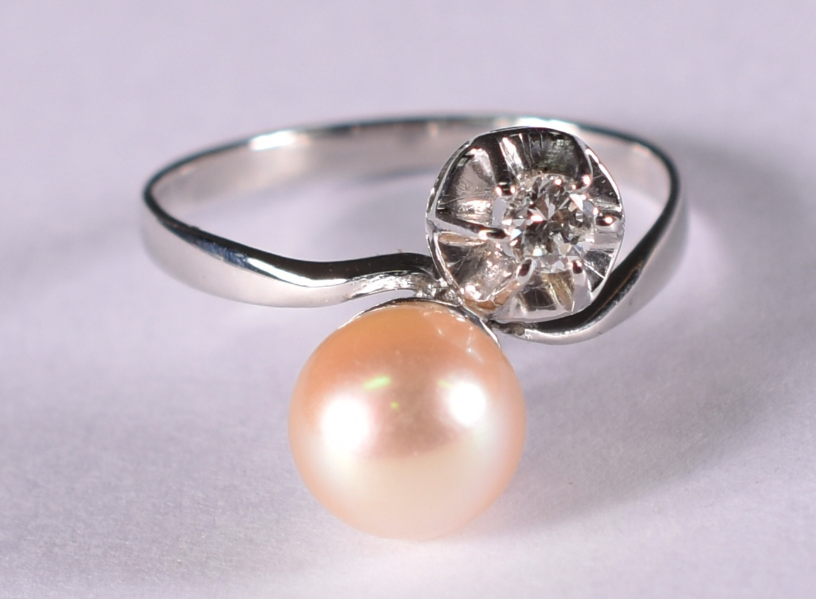Anel Romeu e Julieta de ouro branco com 1 brilhante de 0,15 ct e 2... - foto 1 de 3