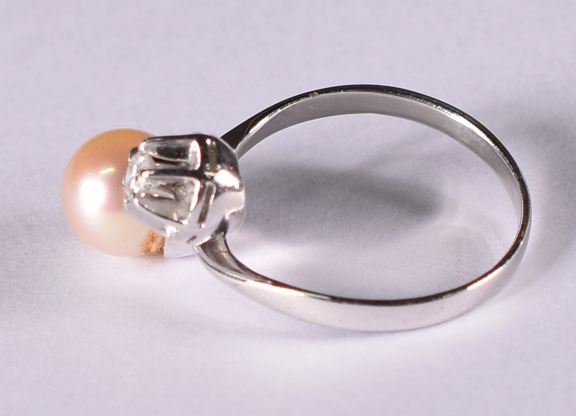 Anel Romeu e Julieta de ouro branco com 1 brilhante de 0,15 ct e 2... - foto 2 de 3
