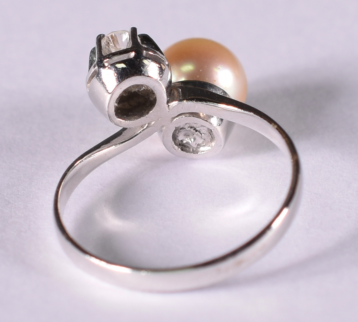 Anel Romeu e Julieta de ouro branco com 1 brilhante de 0,15 ct e 2... - foto 3 de 3