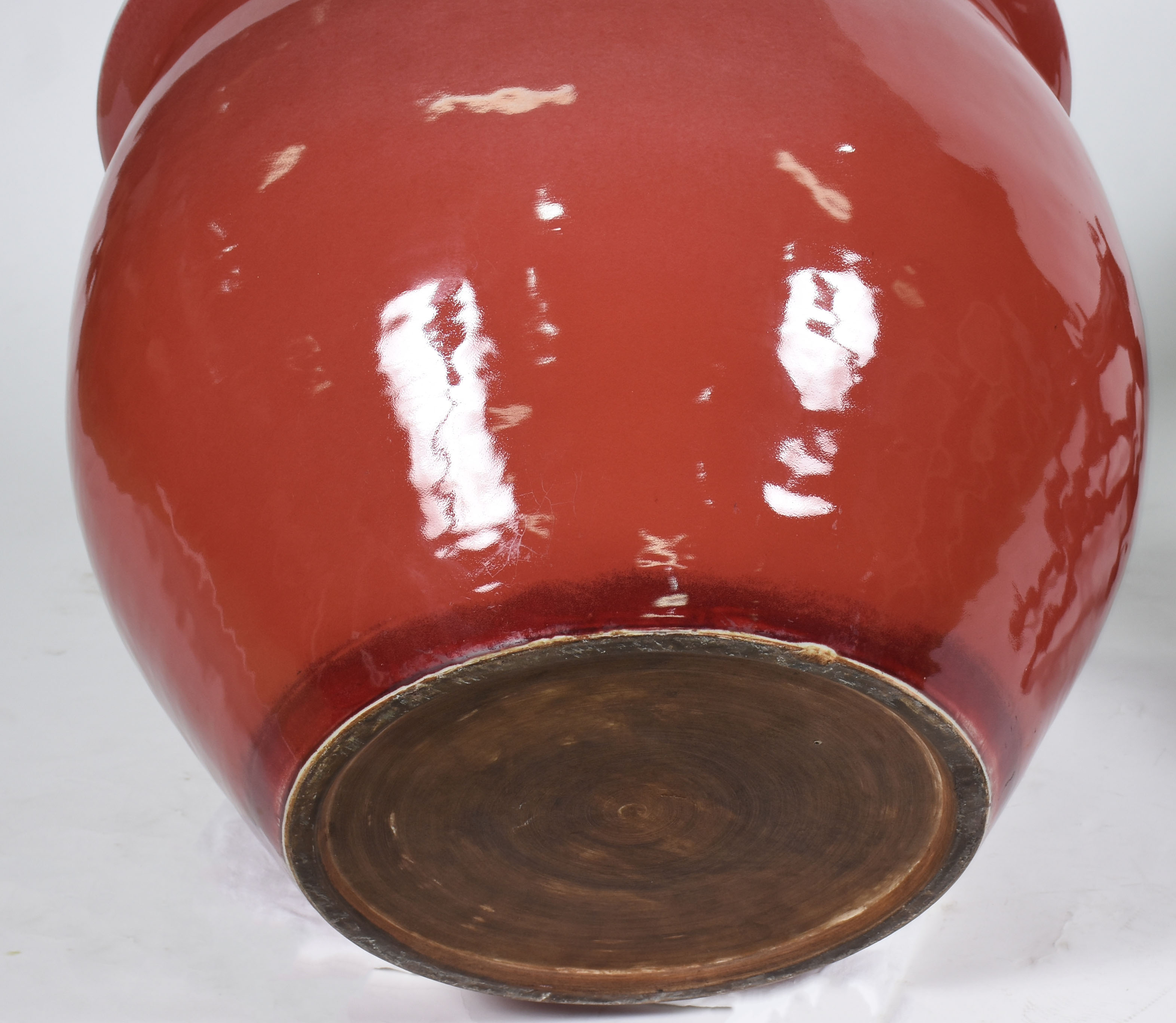 Cachepot de porcelana oriental na cor rouge de fer, assinado na... - foto 4 de 4