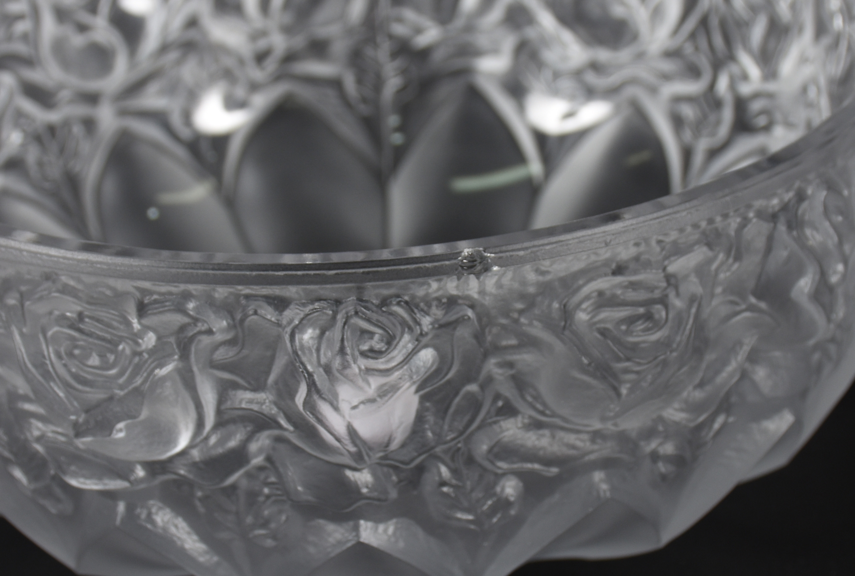 Bowl de cristal com flores foscas. - foto 3 de 3