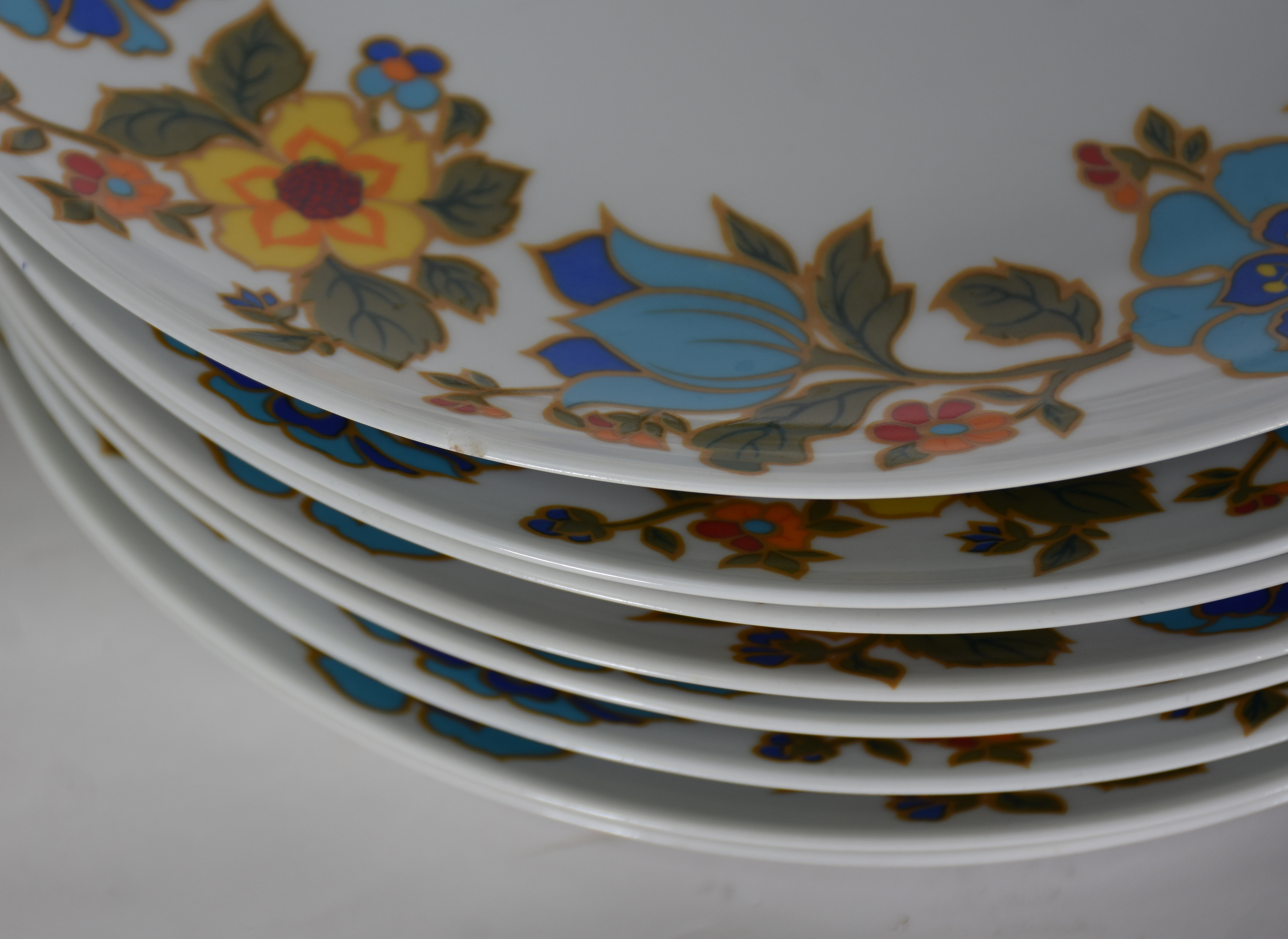 Aparelho de jantar de porcelana real composto de , 15 pratos rasos (... - foto 3 de 5