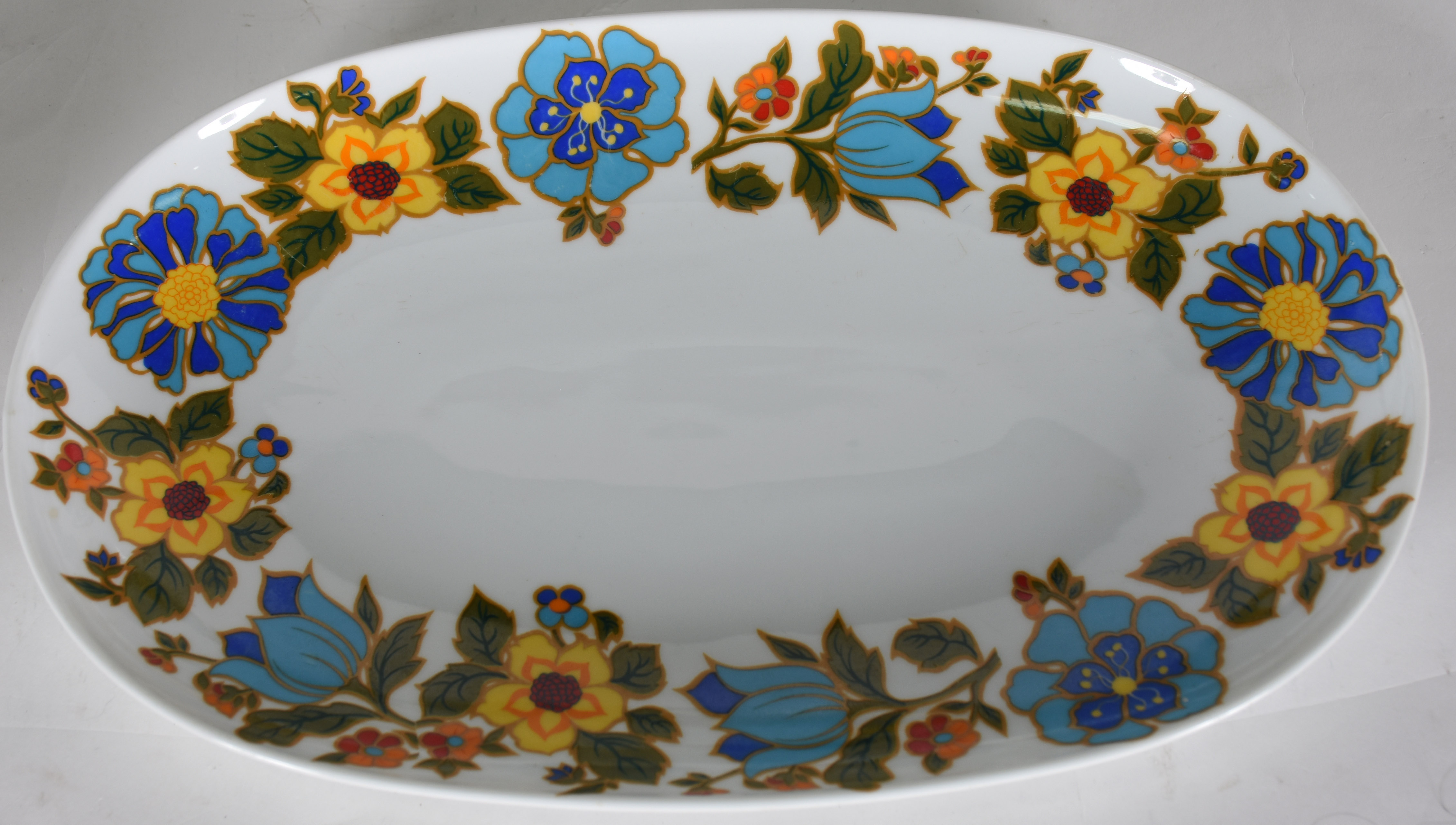 Aparelho de jantar de porcelana real composto de , 15 pratos rasos (... - foto 4 de 5