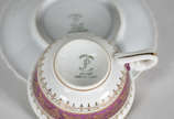 Serviço para café de porcelana  steatitta compo... - Serviço para café de porcelana  steatitta composto de 2 bules ; 2 açucareiros ; leiteira e 11 xícaras com pires . Total  16 peças.