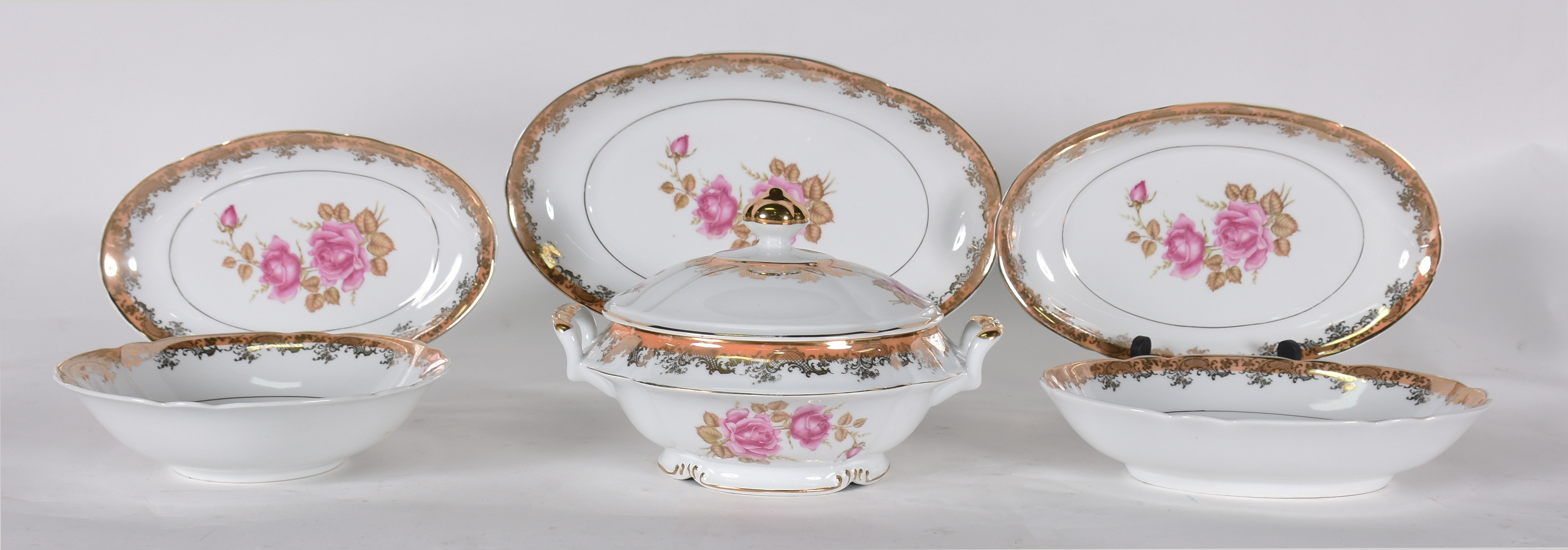 Aparelho de jantar de porcelana Real composto de , 12 pratos rasos... - foto 2 de 3