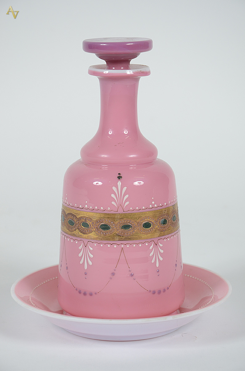Verre d´eau de opalina francesa na cor rosa e guirlanda em policromia... - foto 2 de 2