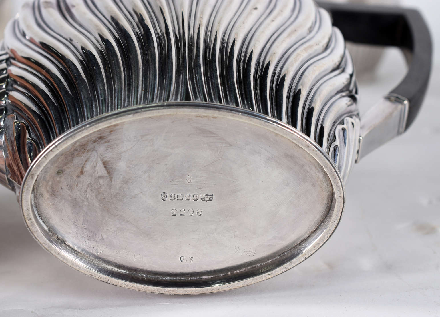 Baixela Sheffield de metal prateado Inglês , composto de 2 bules com... - foto 5 de 5