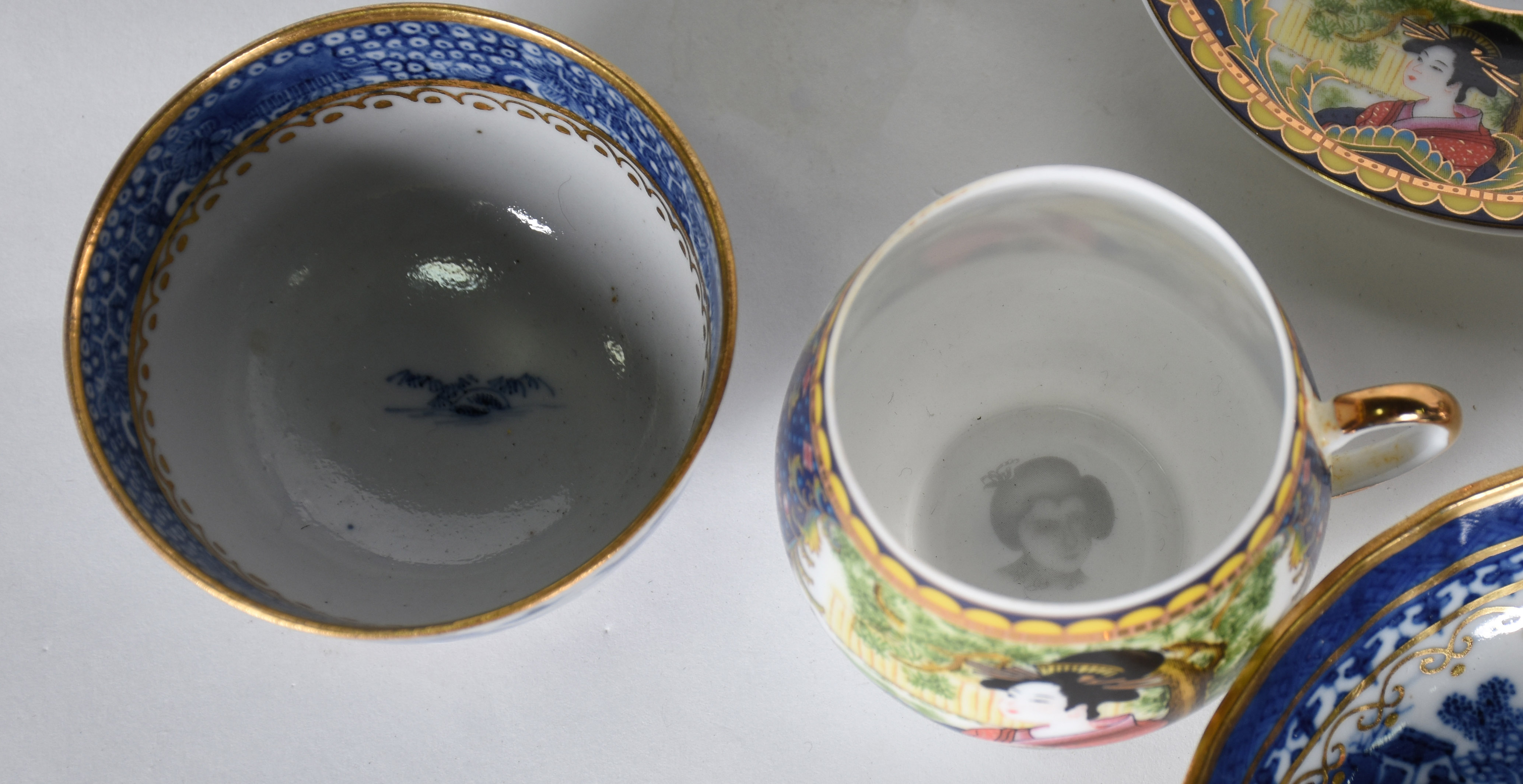 Diversas peças sendo , Dois bowls , 1 de cristal e 1 de vidro Francês... - foto 5 de 6