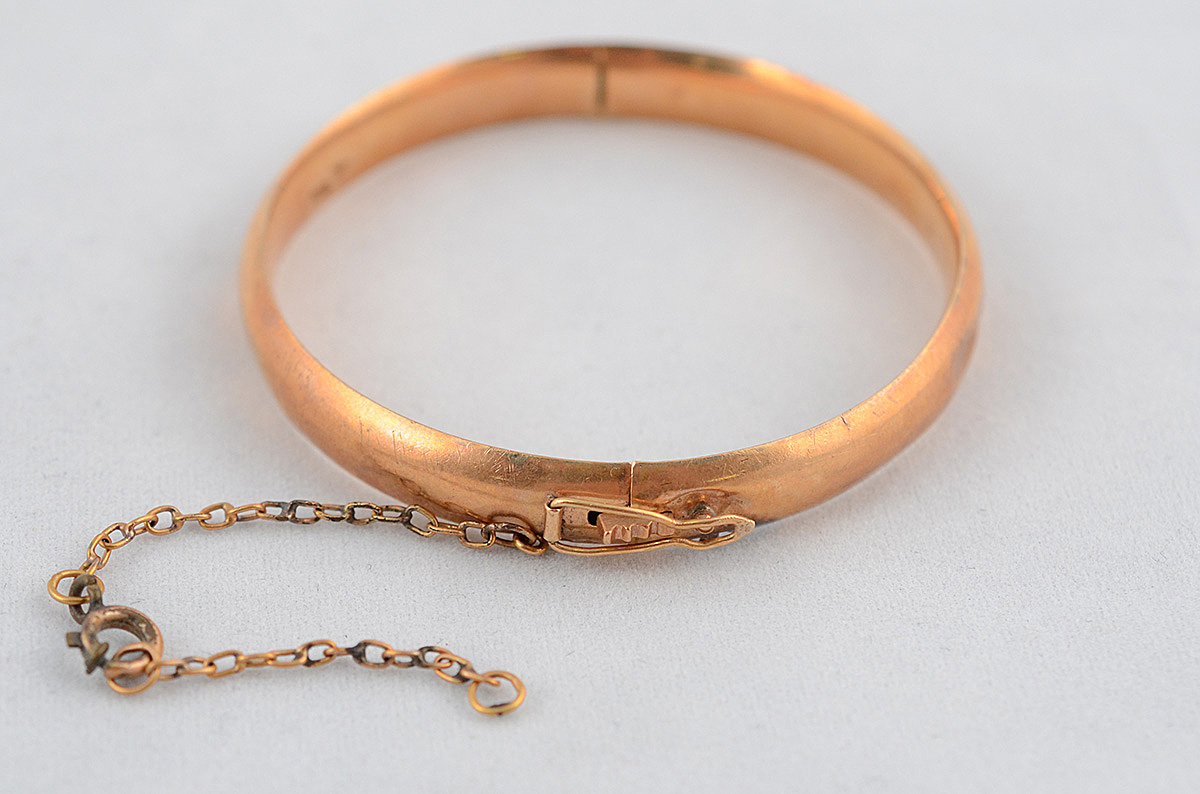Pulseira escrava em ouro 18 k, contraste europeu. Peso total 7,5 g...