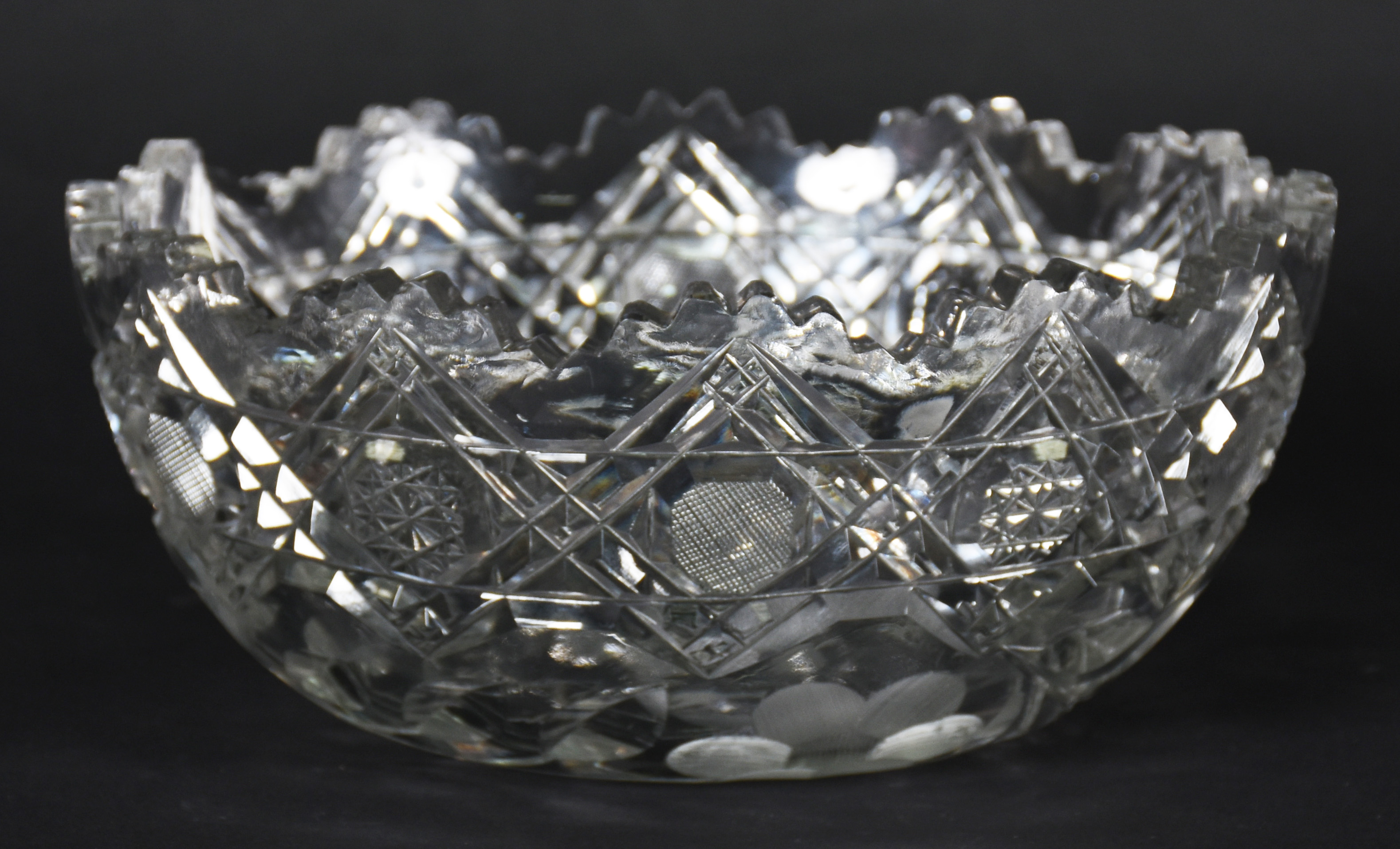 Bowl de cristal tcheco lapidado. - foto 2 de 3
