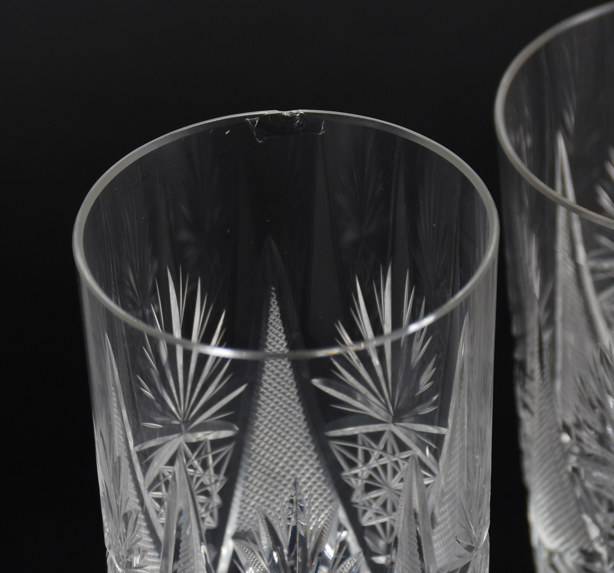 Serviço de cristal lapidado, composto de; 11 copos longos , 8 curtos... - foto 4 de 5