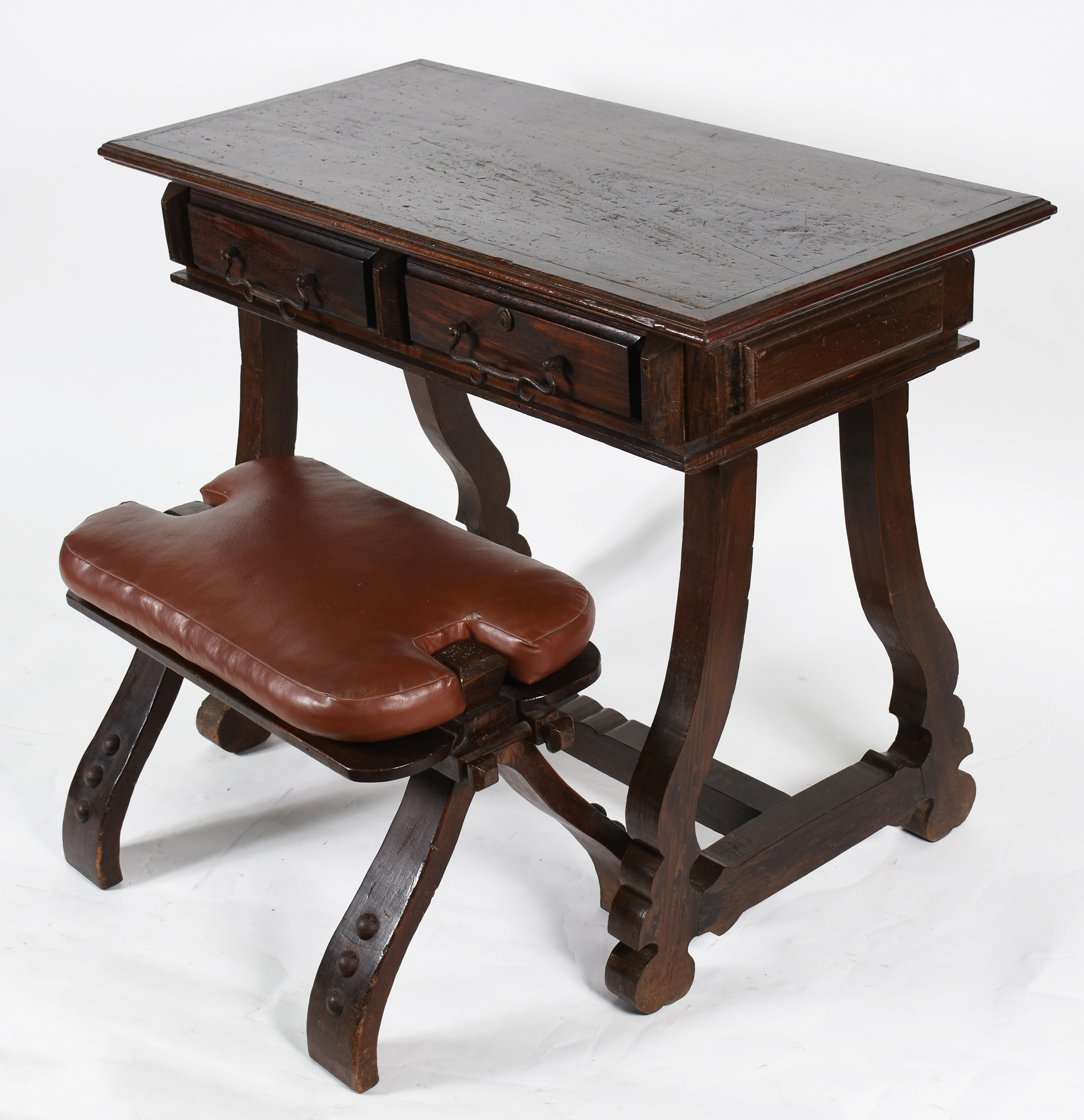 Mesa para escritório de madeira nobre, duas gavetas, estilo colonial... - foto 1 de 5