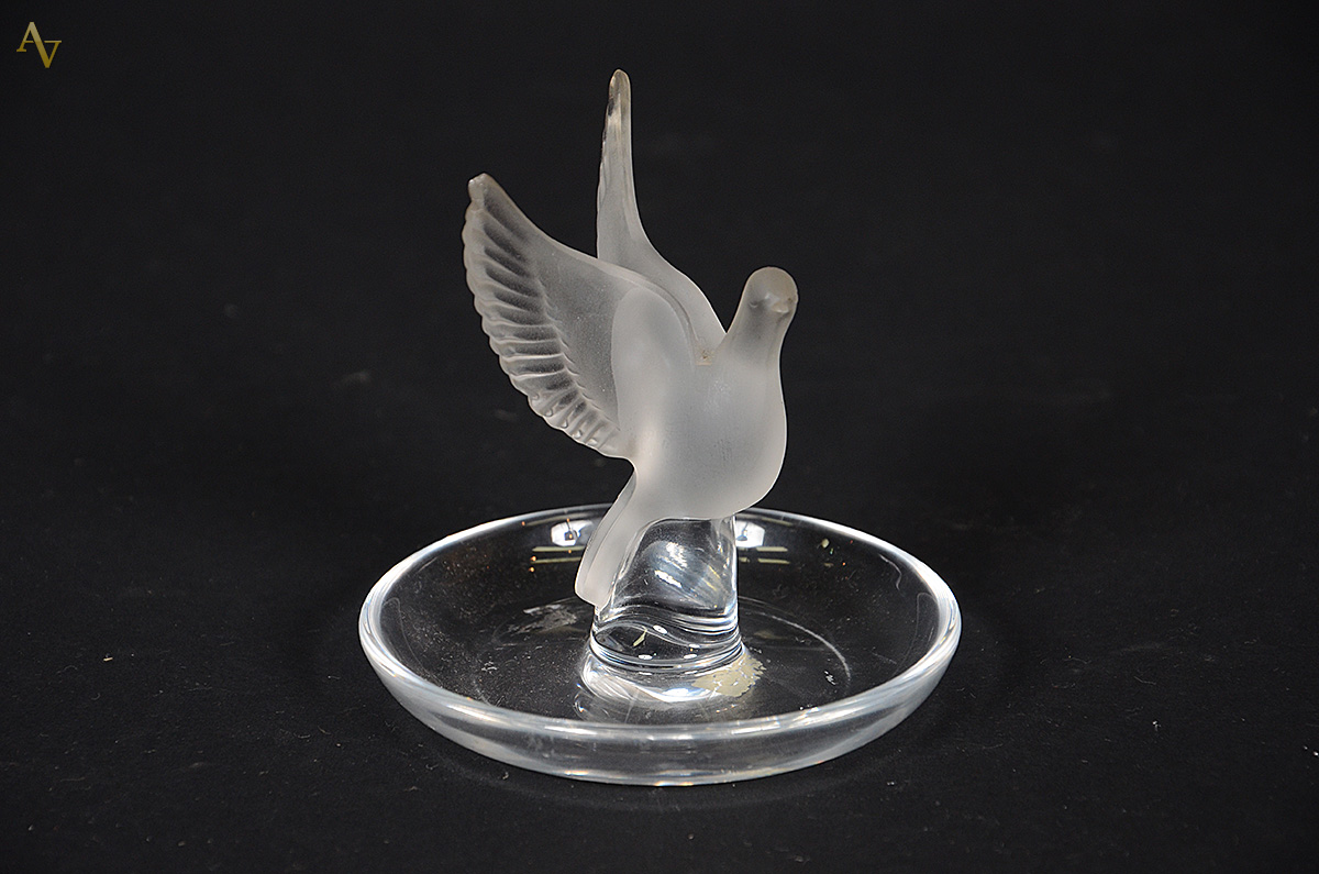 LALIQUE - Pombo em cristal. Altura 10 cm. - foto 1 de 2