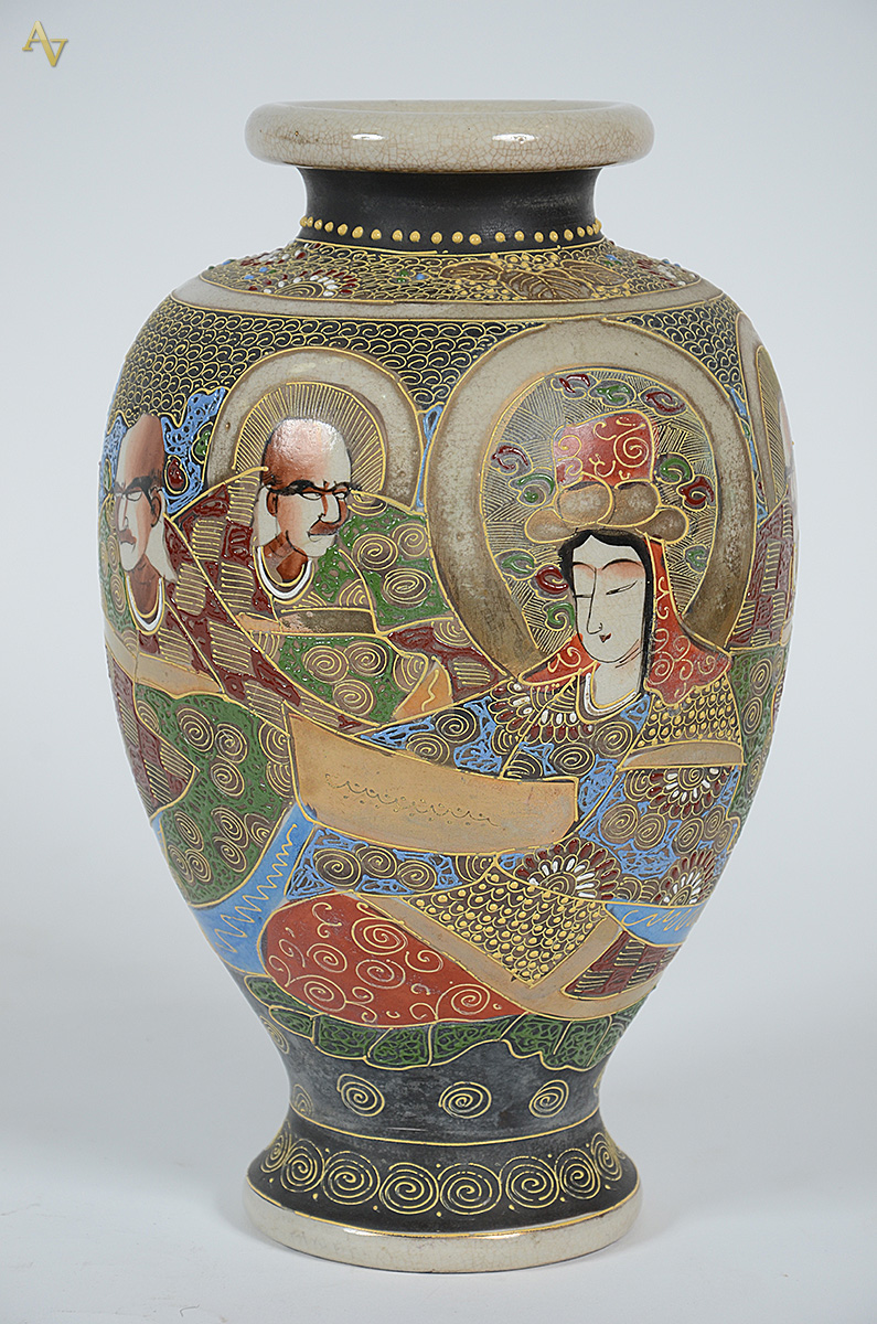 Vaso oriental de porcelana Satzuma. Altura 30 cm. - foto 1 de 2