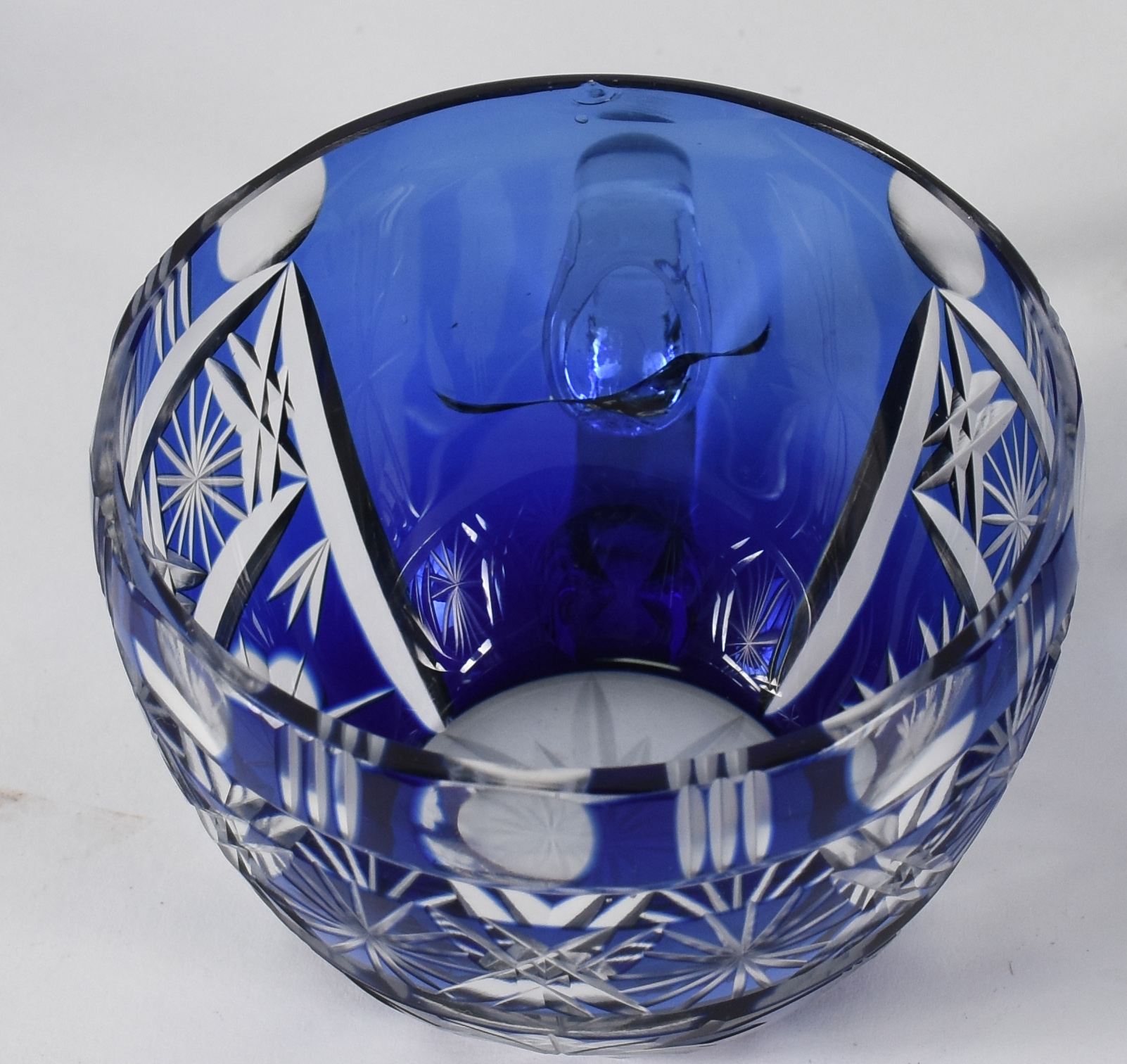 Poncheira com 13 canecas de cristal double azul lapidado. (faltando a... - foto 3 de 5