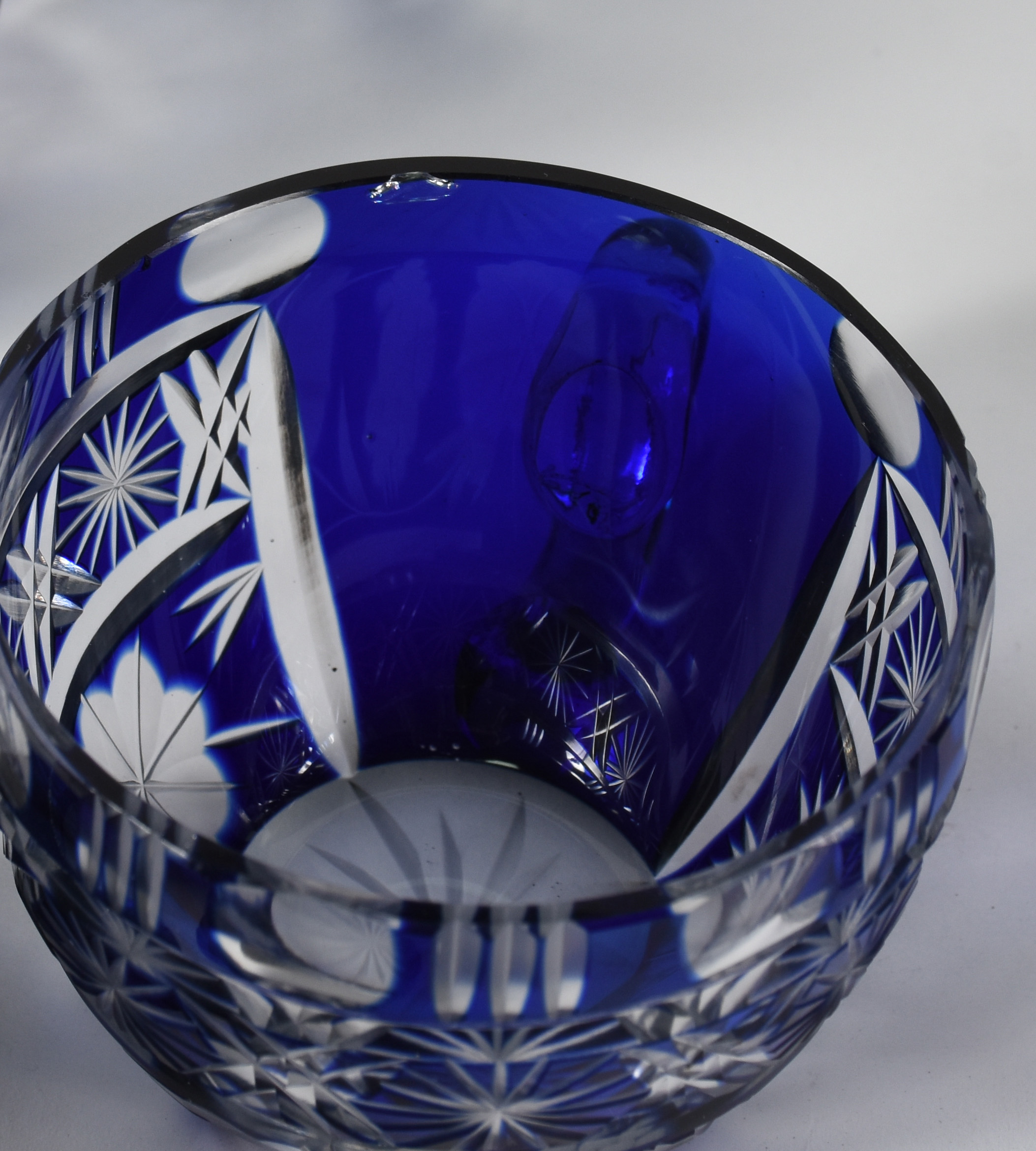 Poncheira com 13 canecas de cristal double azul lapidado. (faltando a... - foto 4 de 5
