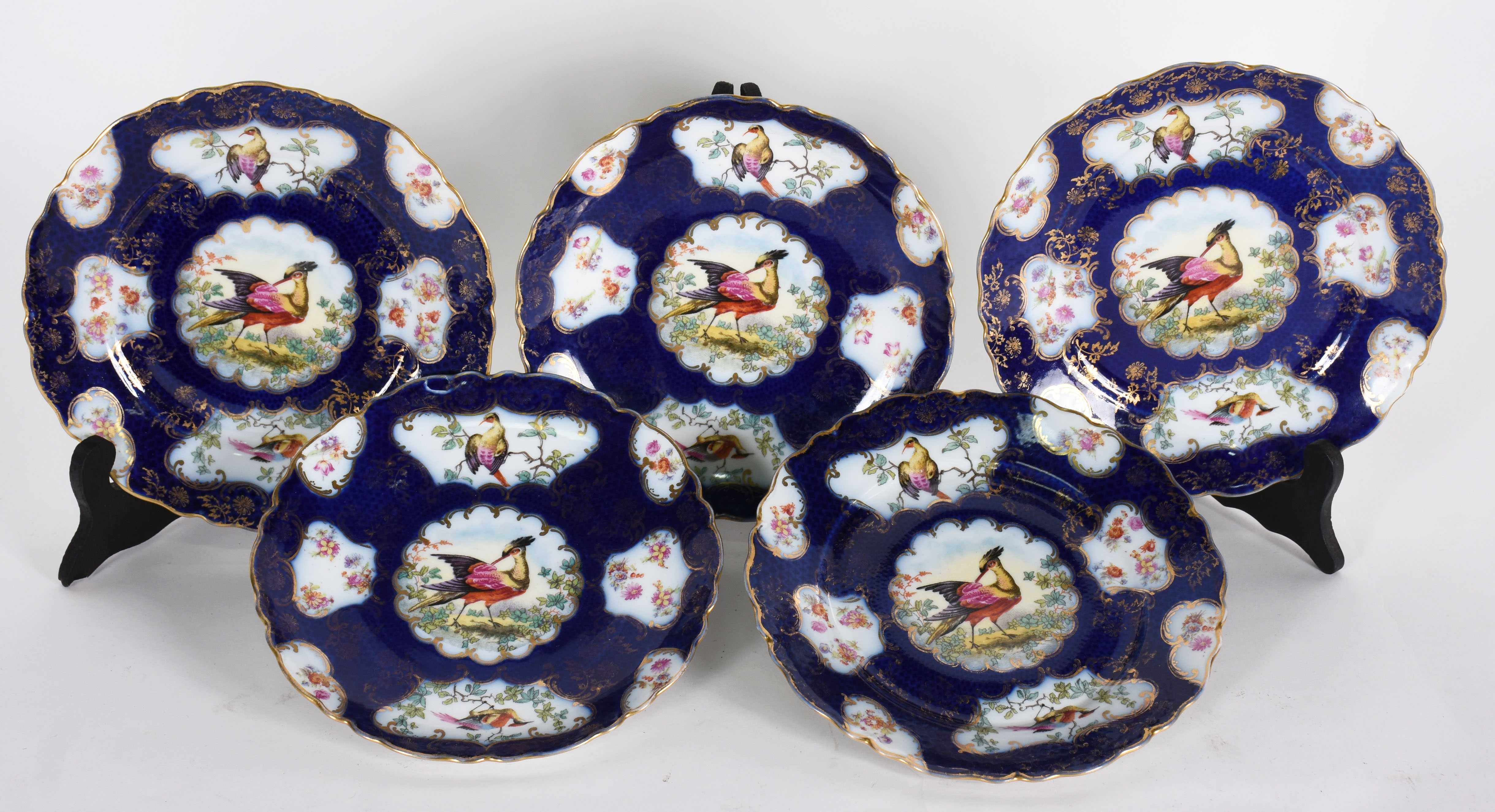 Cinco pratos de porcelana austríaca , marca O. & E. G. Royal Austria... - foto 1 de 3