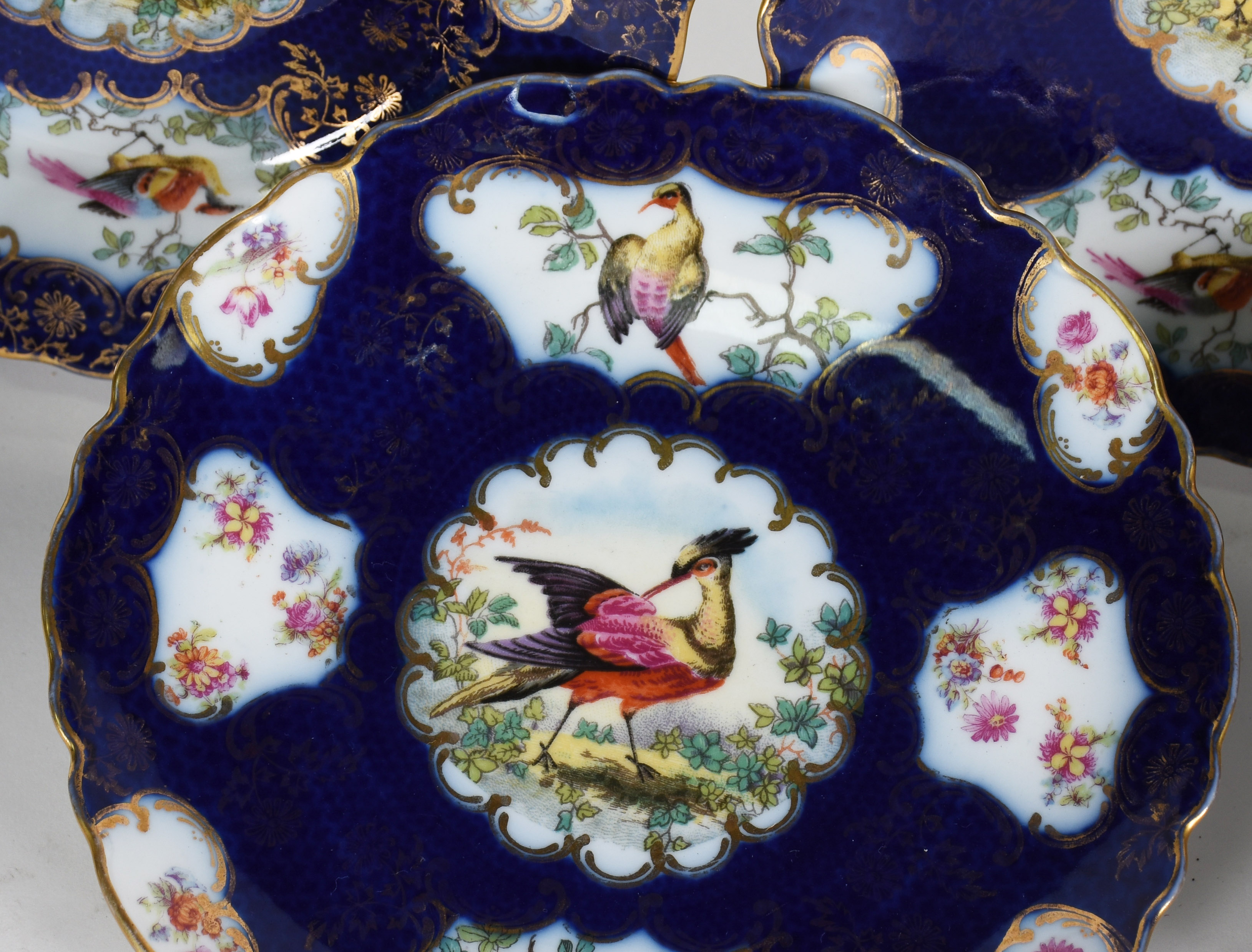 Cinco pratos de porcelana austríaca , marca O. & E. G. Royal Austria... - foto 2 de 3