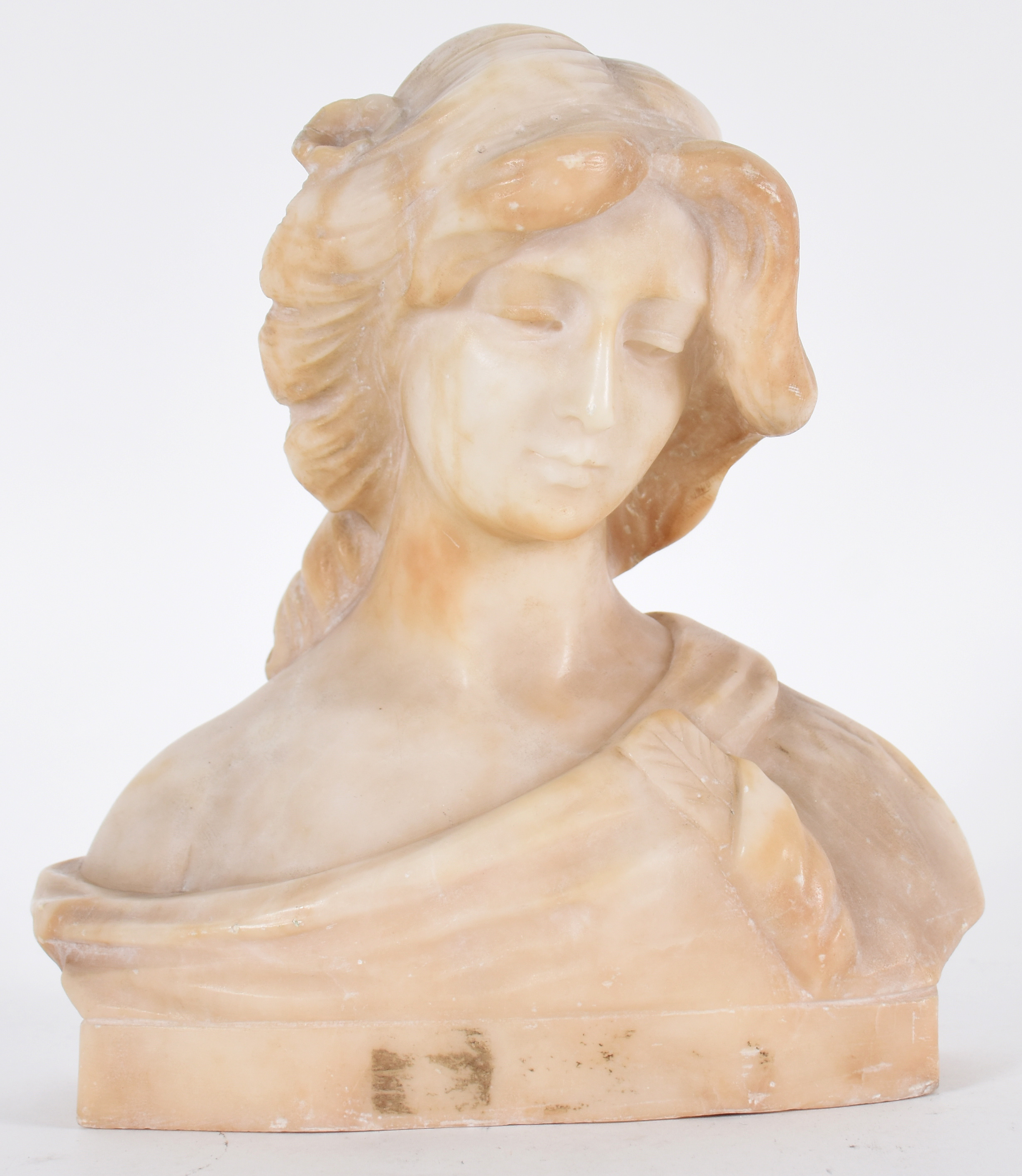 Busto de jovem em alabastro. - foto 1 de 4