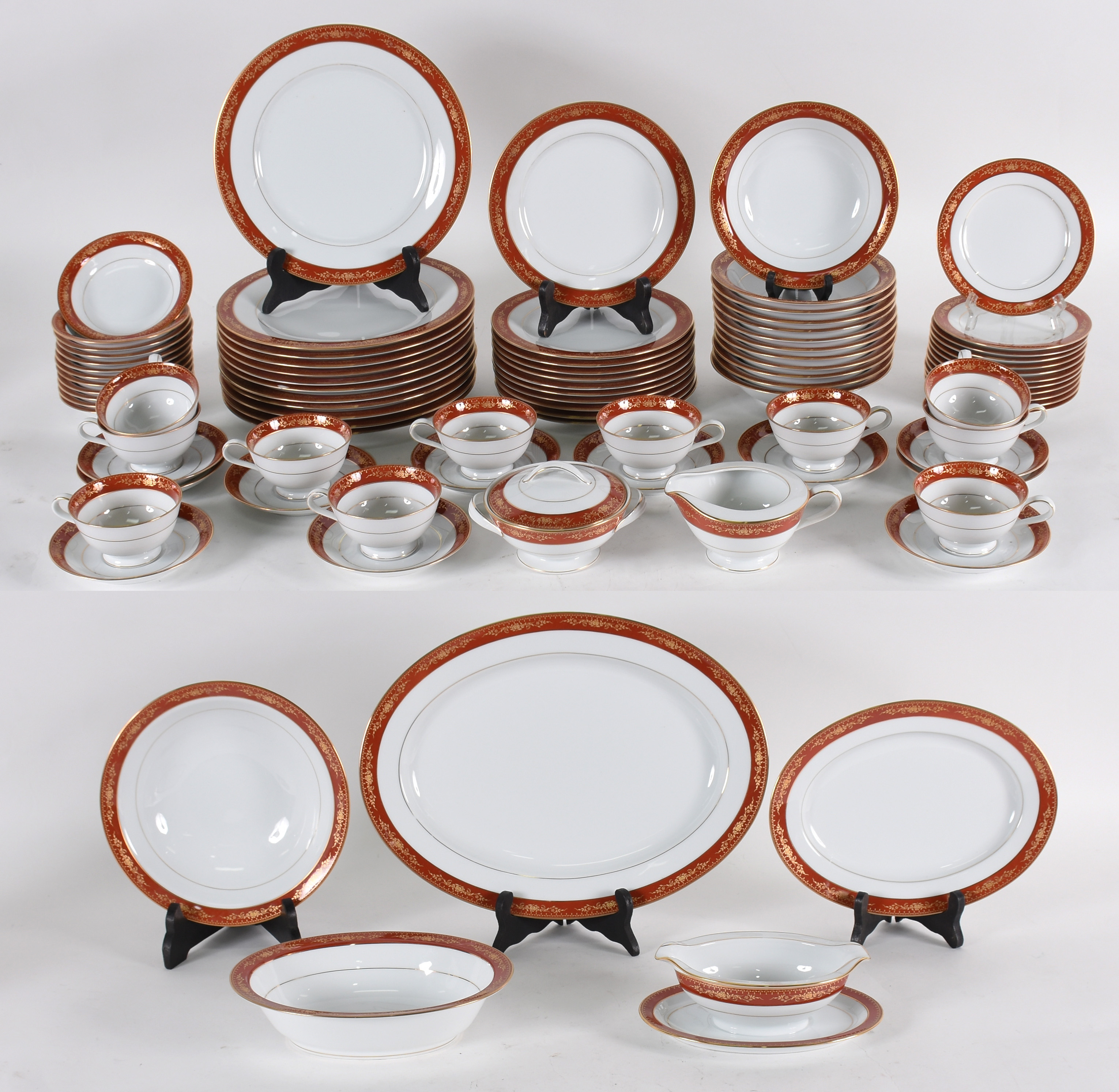 Aparelho Noritake composto de 12 pratos rasos, 12 fundos, 12... - foto 1 de 5
